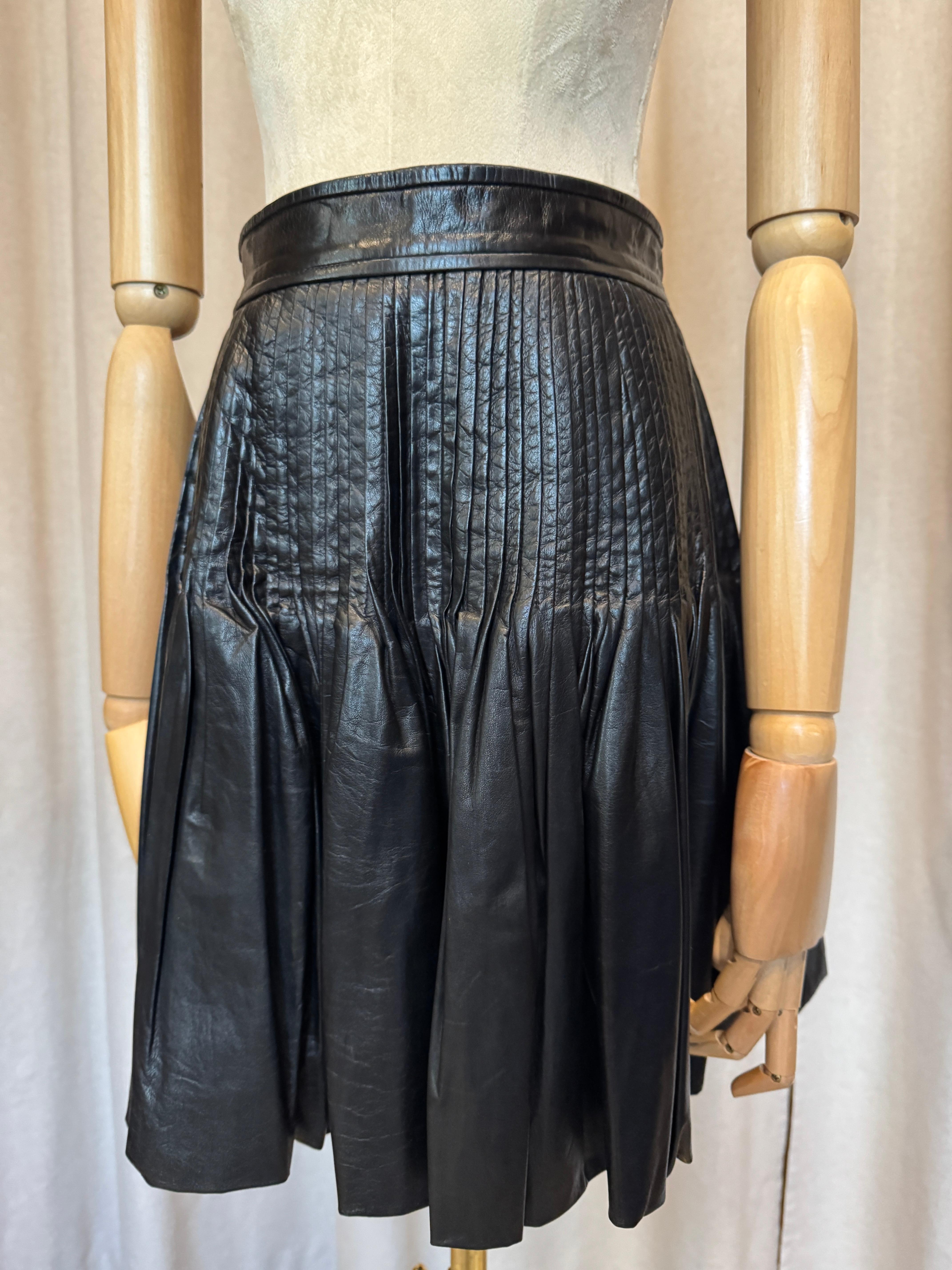 Nero Gonna a pieghe in pelle Fendi in vendita