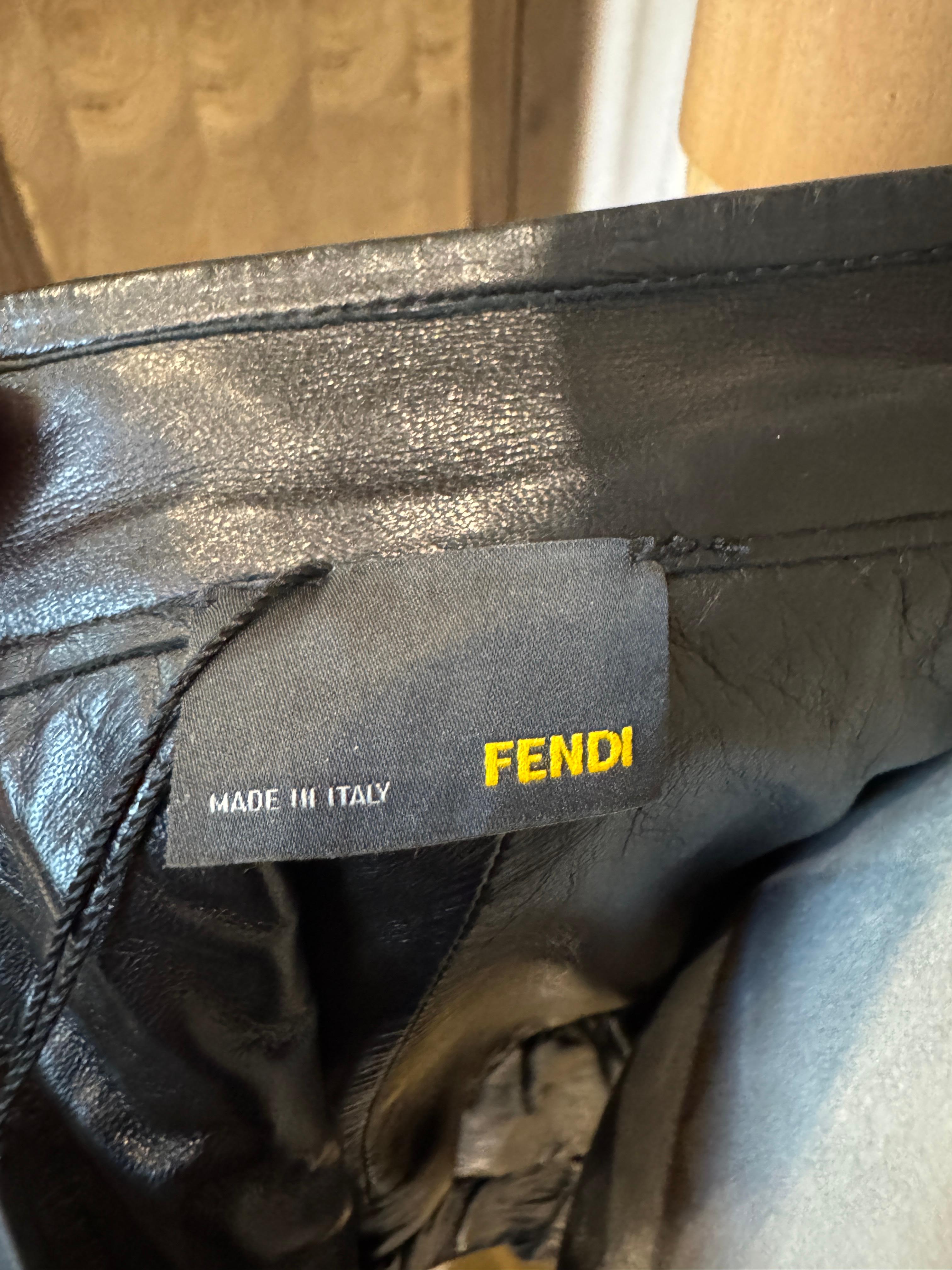 Gonna a pieghe in pelle Fendi in vendita 2
