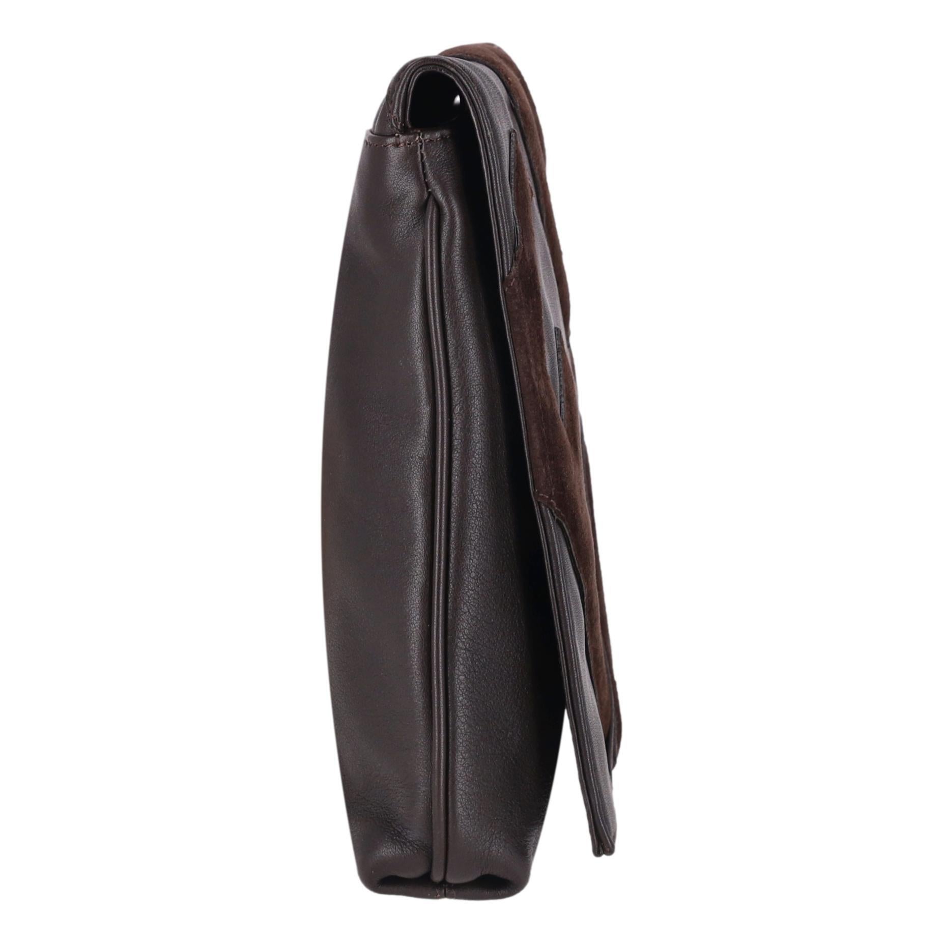 Noir Sac Vintage By en cuir de Fendi avec logo 'FF' en daim en vente