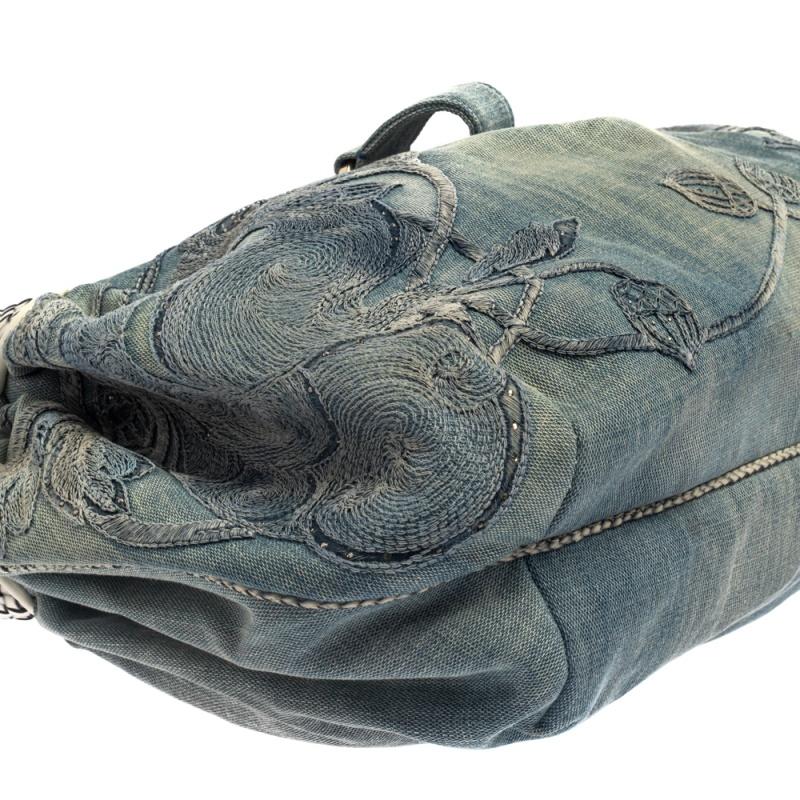 Fendi Hellblaue Denim Tasche mit gesticktem Eichhörnchen Spy 3