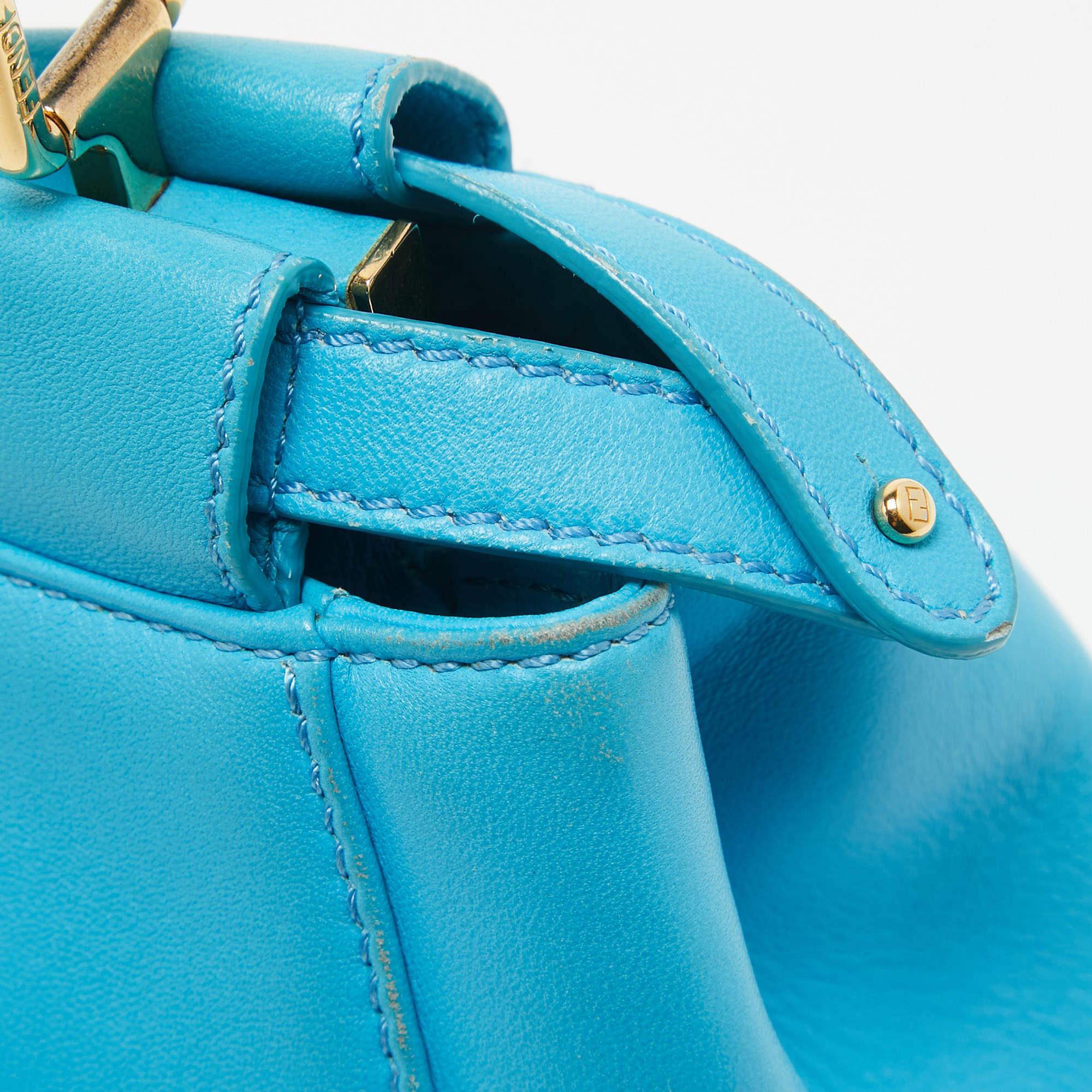 Fendi Hellblaue Mini Peekaboo Top Handle Bag aus Leder Damen im Angebot