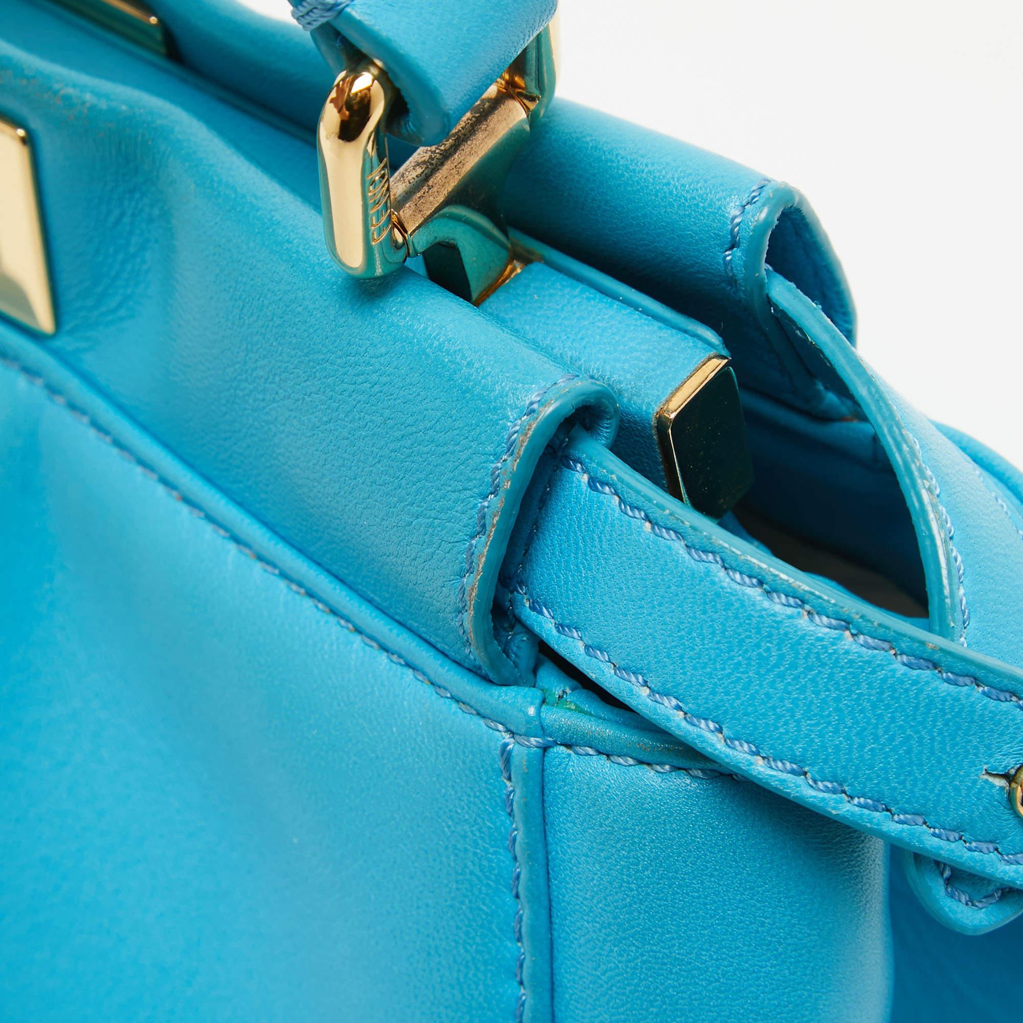 Fendi Hellblaue Mini Peekaboo Top Handle Bag aus Leder im Angebot 1