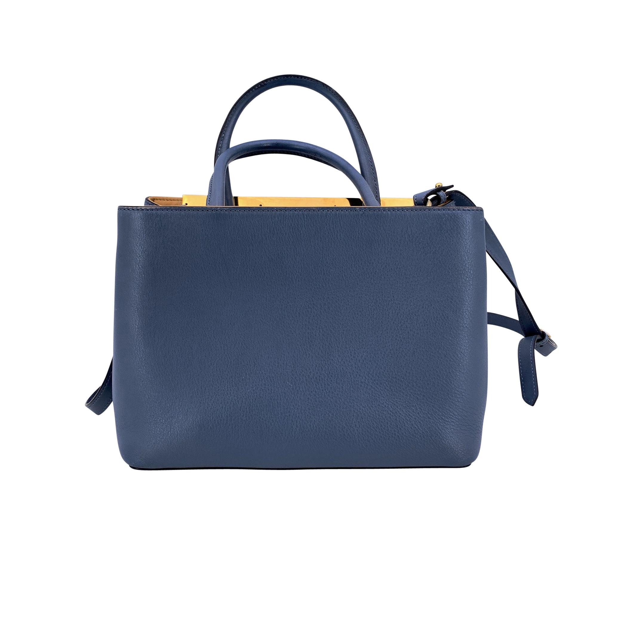 Grigio Fendi Borsa Tote Petite 2 Jours in pelle azzurra con tracolla in vendita