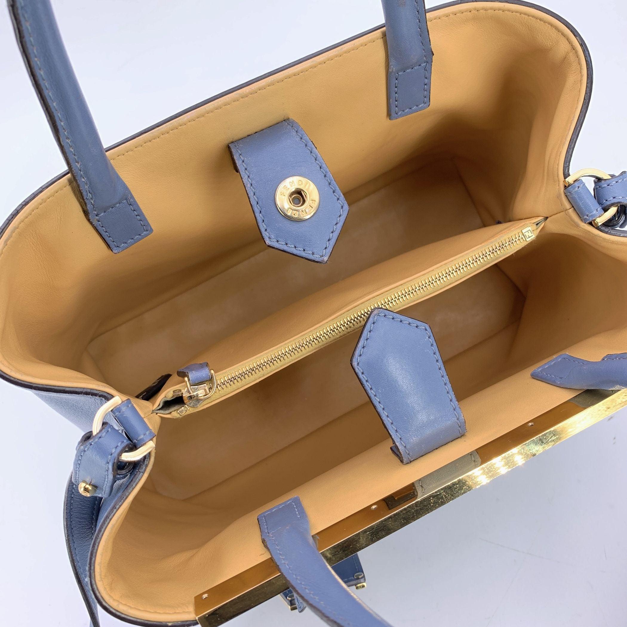 Donna Fendi Borsa Tote Petite 2 Jours in pelle azzurra con tracolla in vendita