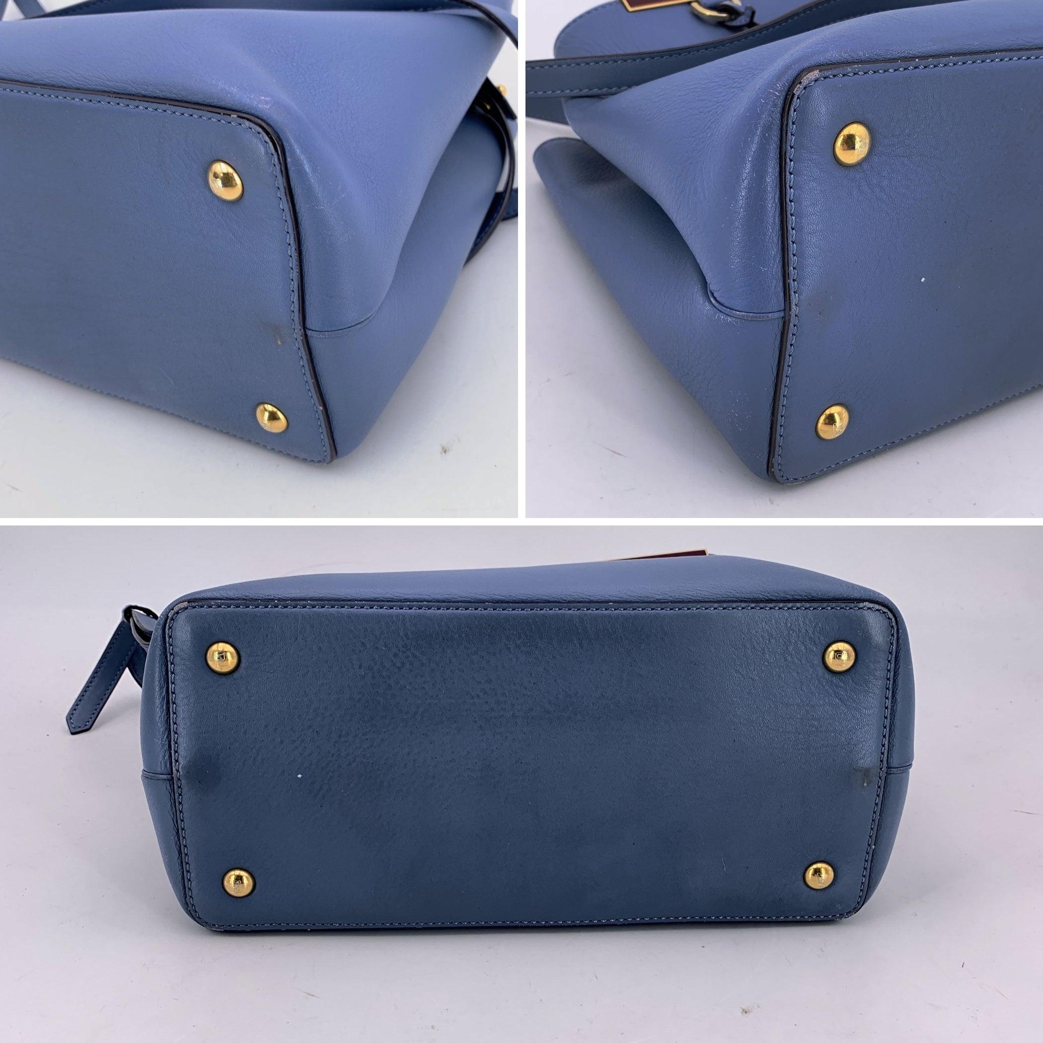 Fendi Borsa Tote Petite 2 Jours in pelle azzurra con tracolla in vendita 2