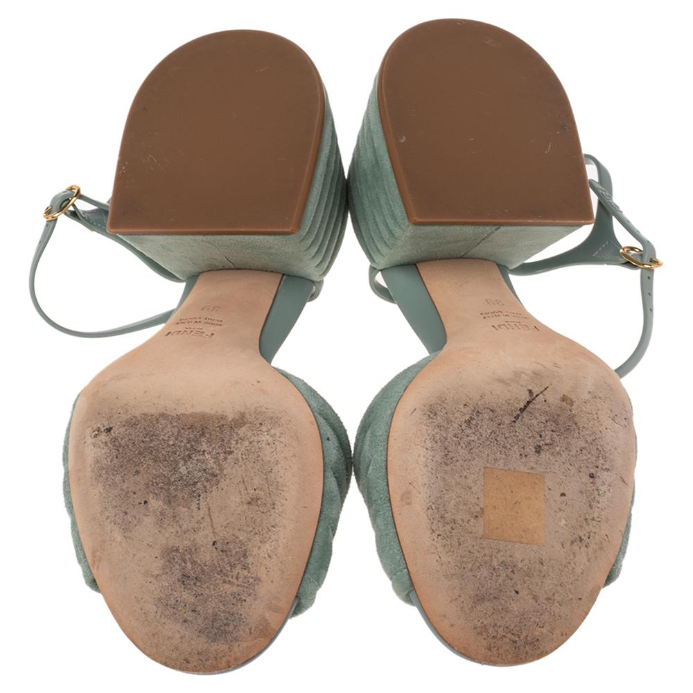 Fendi Light Blue Suede And Jelly Promenade Sandals Size 39 In Good Condition For Sale In Dubai, Al Qouz 2