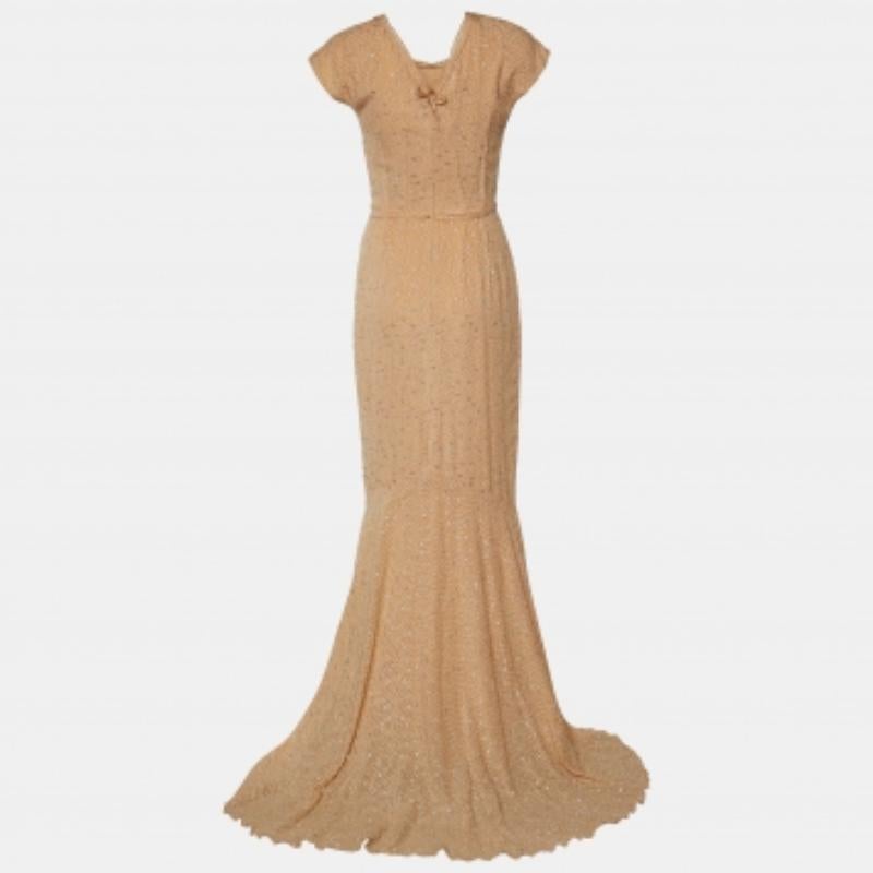 Get ready to stun everyone in this beautiful gown. Featuring a gorgeous style elevated with a floor-length silhouette, it will truly make your special moment a memorable one.