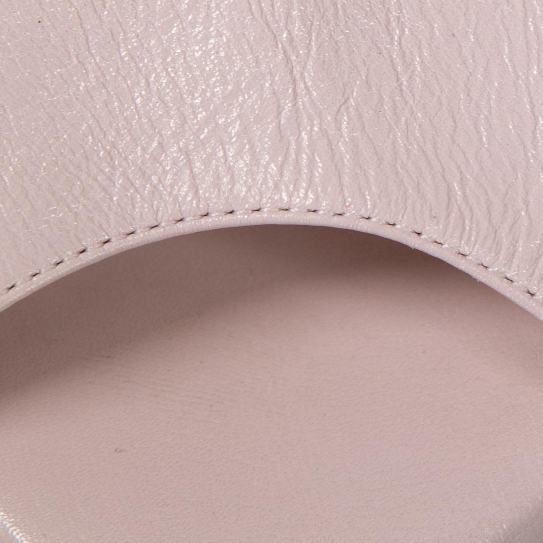 Fendi Chaussures à talons en cuir rose pâle avec logo Peep Toe Taille IT 39 Pour femmes en vente