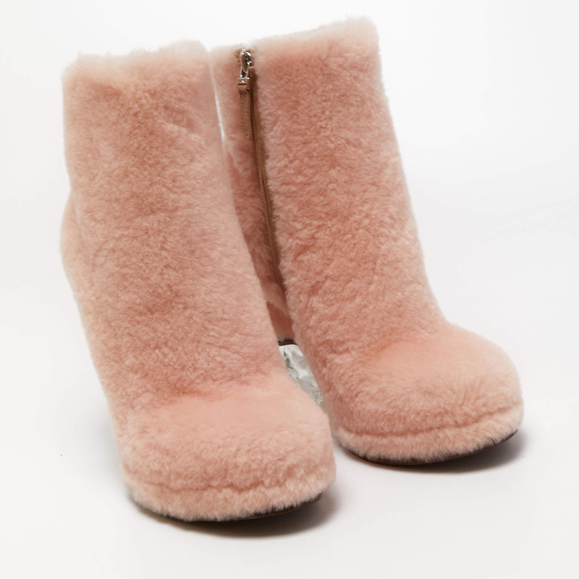 Fendi Light Pink Shearling Ice Heel Ankle Length Boots Size 38 In New Condition In Dubai, Al Qouz 2
