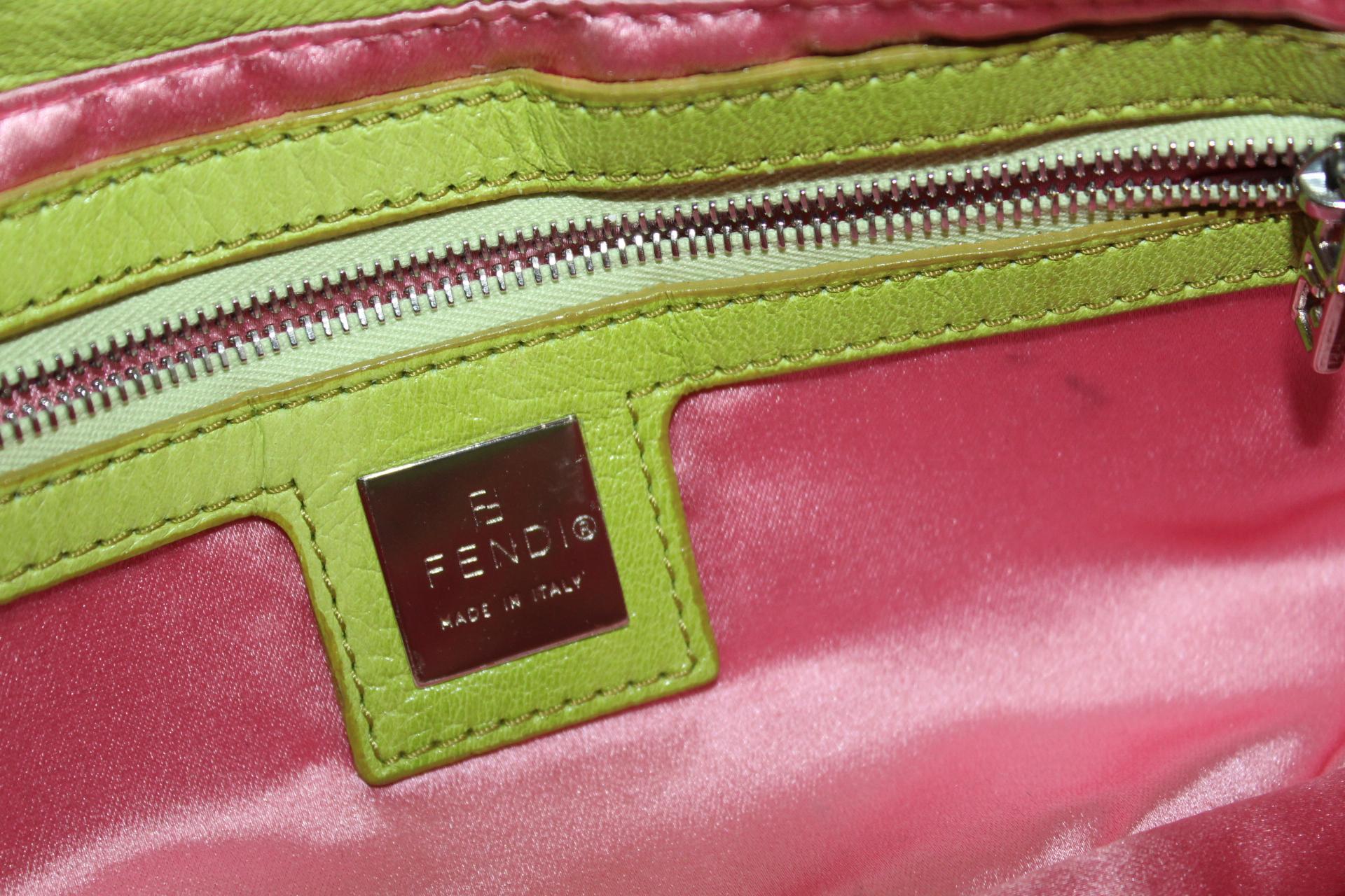 Fendi Lime Green Leather Baguette Bag In Good Condition In Torre Del Greco, IT