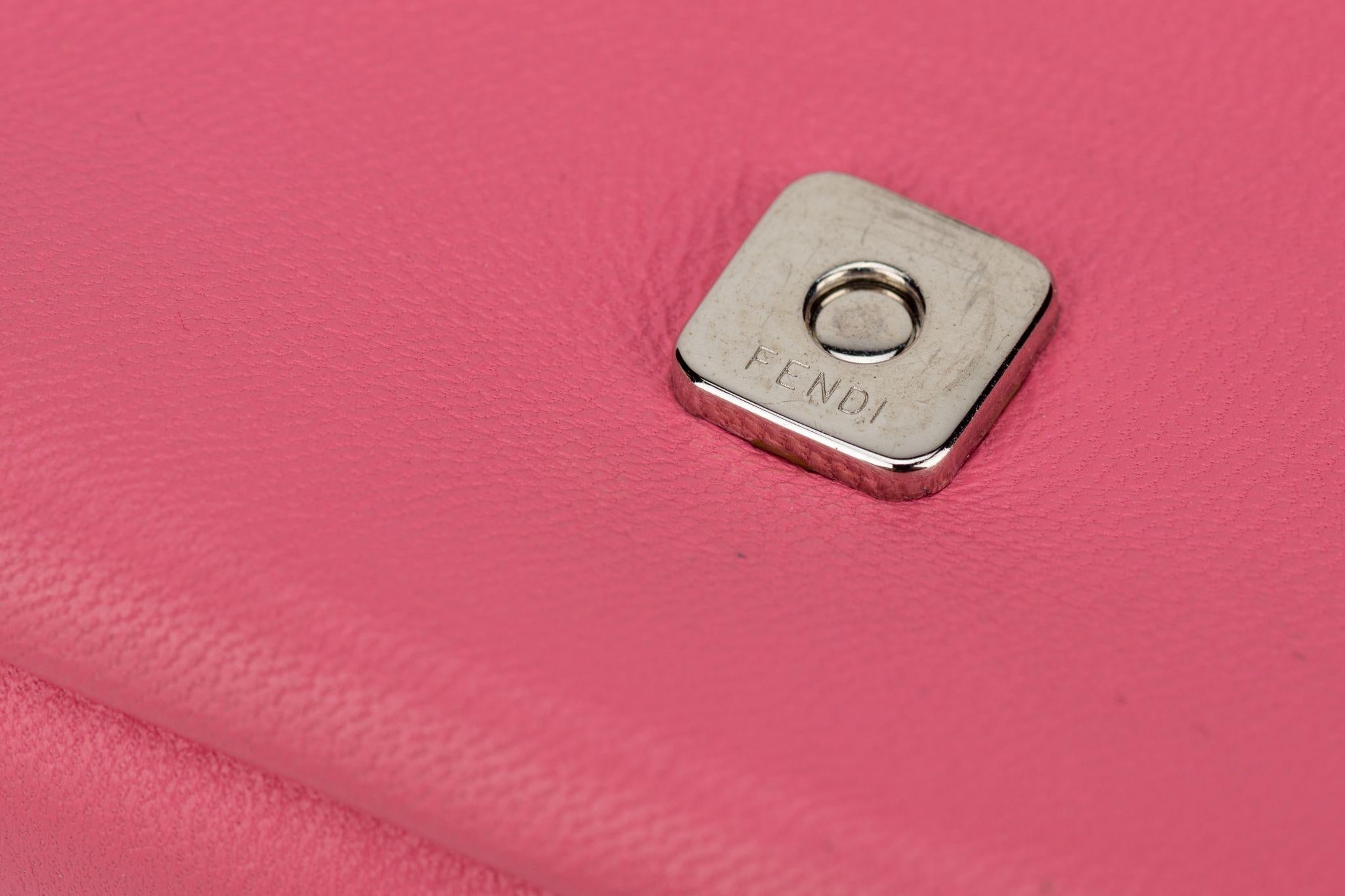 Fendi Lim.Ed Rosa Monster Micro Baguette- Micro Baguette (Pink) im Angebot