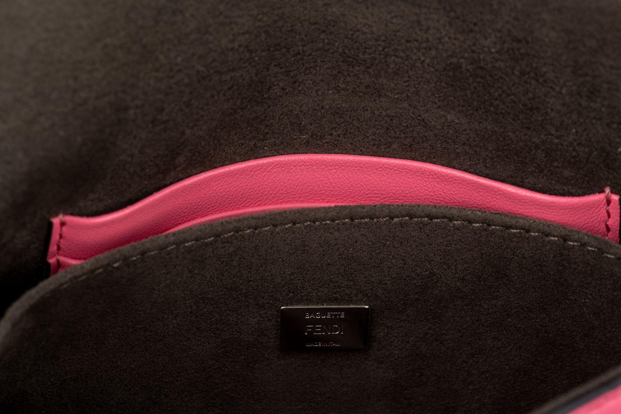 Fendi Lim.Ed Rosa Monster Micro Baguette- Micro Baguette im Zustand „Hervorragend“ im Angebot in West Hollywood, CA