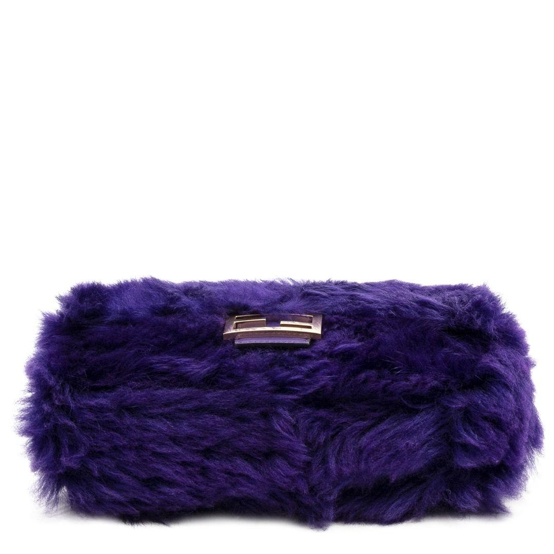 Fendi Limited Edition Medium Purple Fur Baguette NM w/ Strap For Sale 1