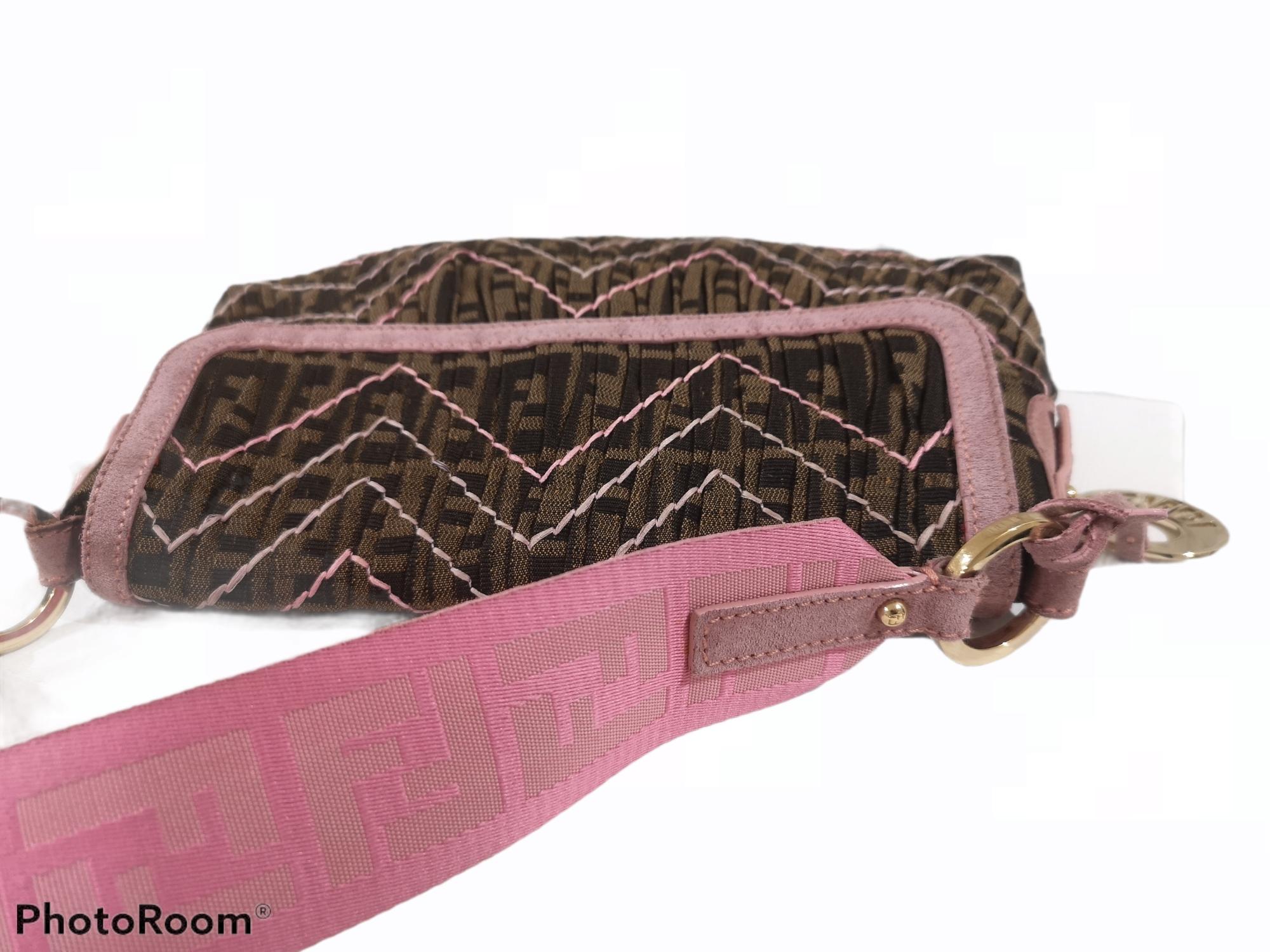 Fendi Limited Edition monogram pink shoulder bag In Excellent Condition For Sale In Capri, IT