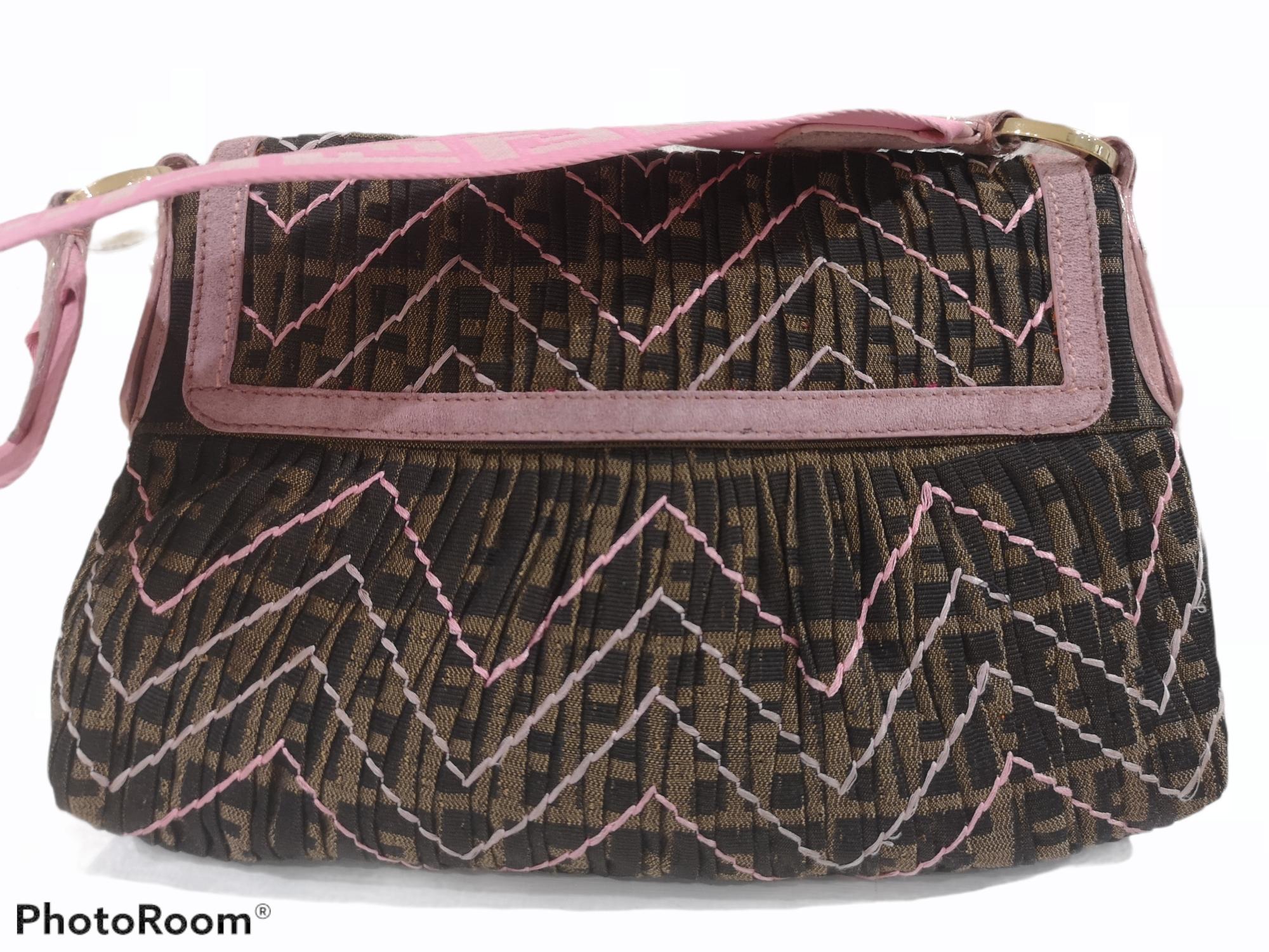 Fendi Limited Edition monogram pink shoulder bag For Sale 1