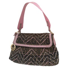 Borsa a tracolla monogram rosa Fendi in edizione limitata