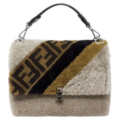 Fendi Limited Edition Shearling Zucca Klappentasche aus Shearling