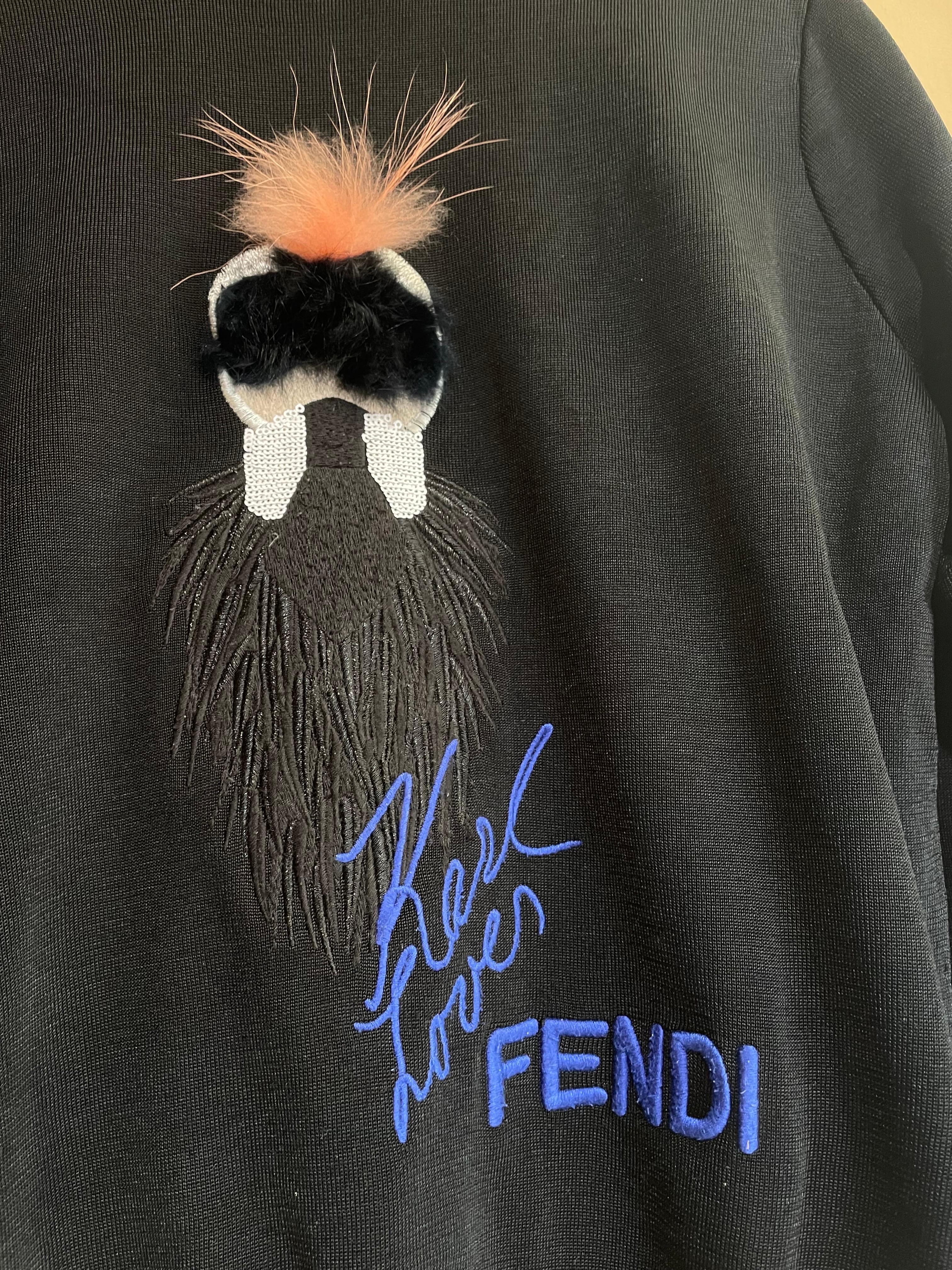 Fendi Limited Edition sweatshirt created by Karl Lagerfeld for the 2015/2016 collection
Who was inspired for this collection by the artist Sophie Taeuber-Arp, Swiss author of graphic works. 
Italian size 38 in viscose and poly. Two side zips on the