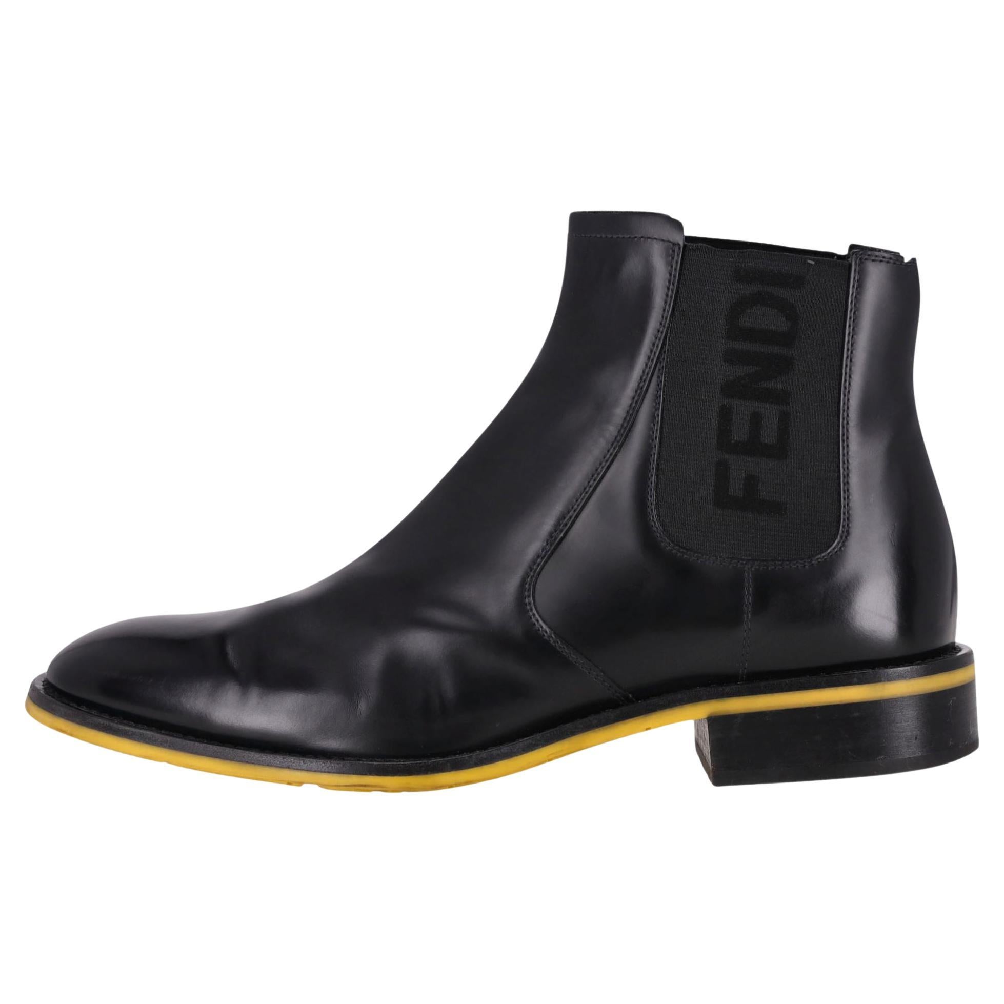 Fendi Logo Detail Leather Chelsea Boots en vente