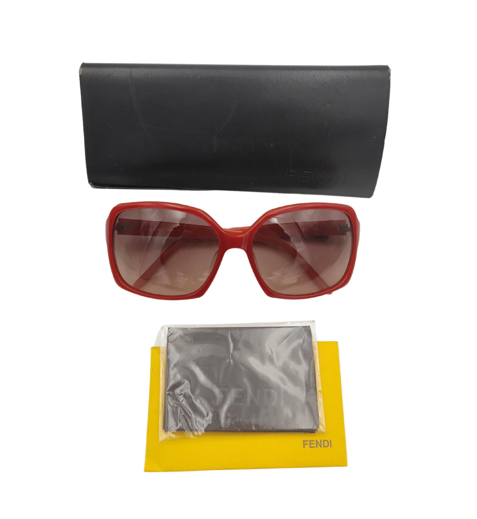 Brown Fendi logo pendant red sunglasses For Sale