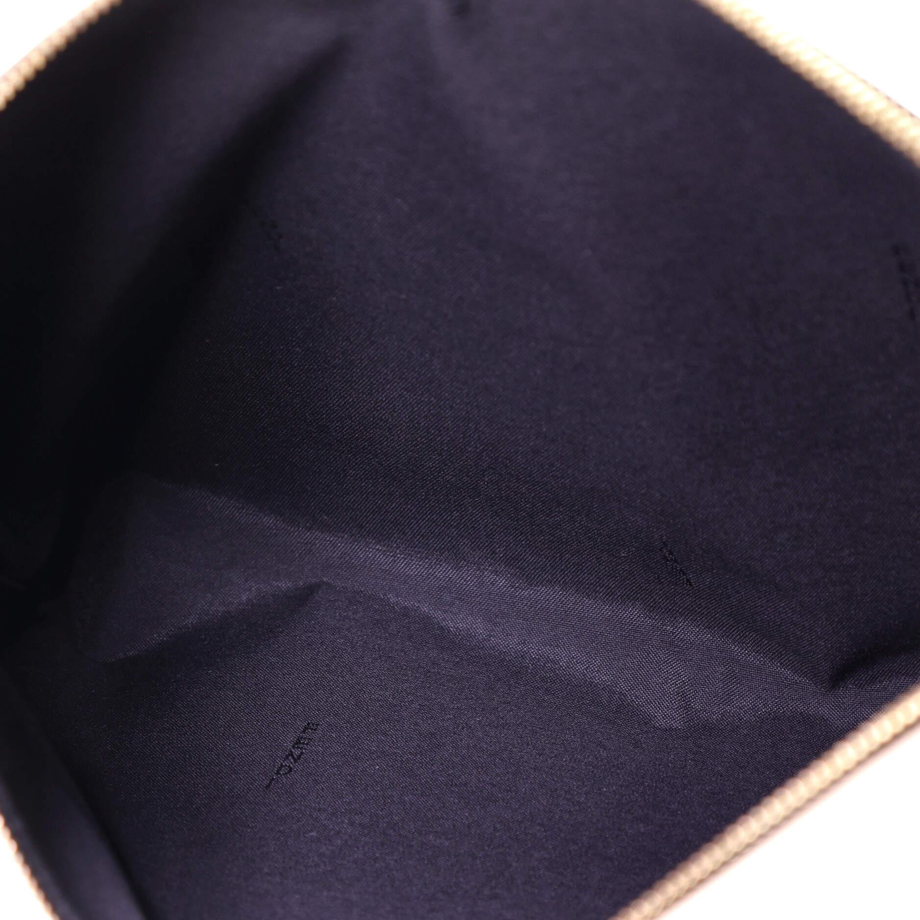 Fendi Logo Handgelenk Clutch aus bedrucktem Leder Groß für Damen oder Herren
