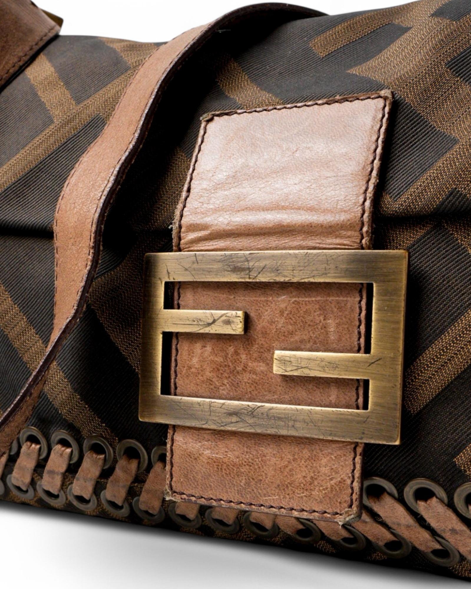 Fendi Mama Baguette XL FF Logomania Marron en vente 8