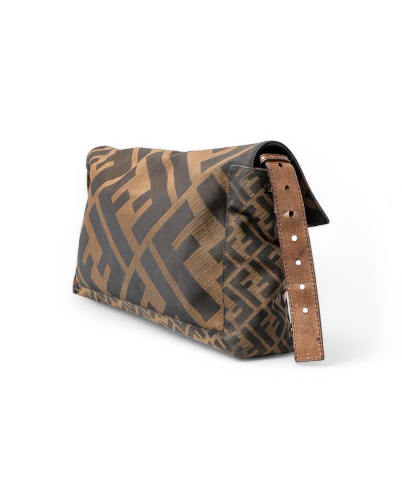 Fendi Mama Baguette XL FF Logomania Marron en vente 2