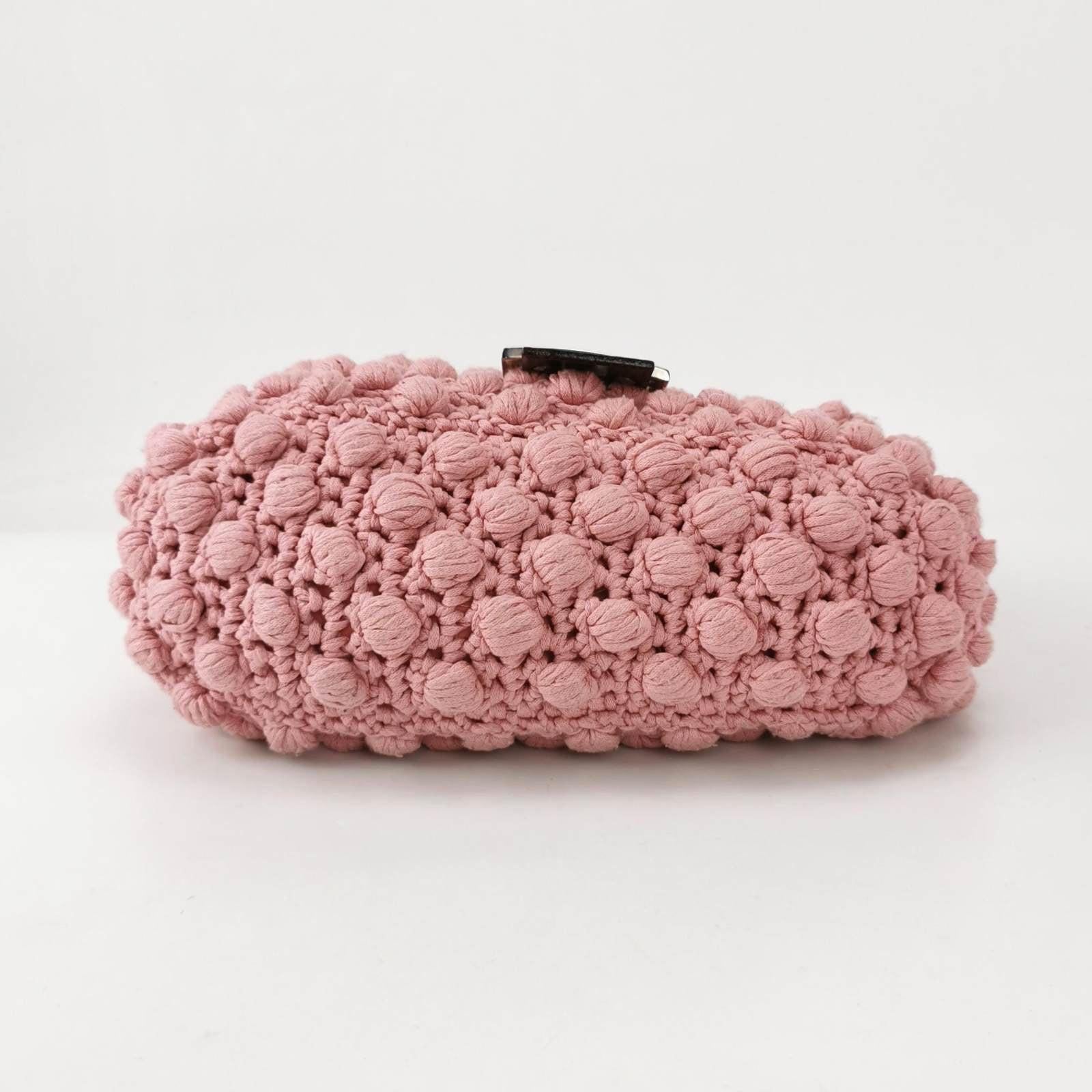 Women's Fendi Mamma Baguette Bag Pink Crochet Shoulder Bag