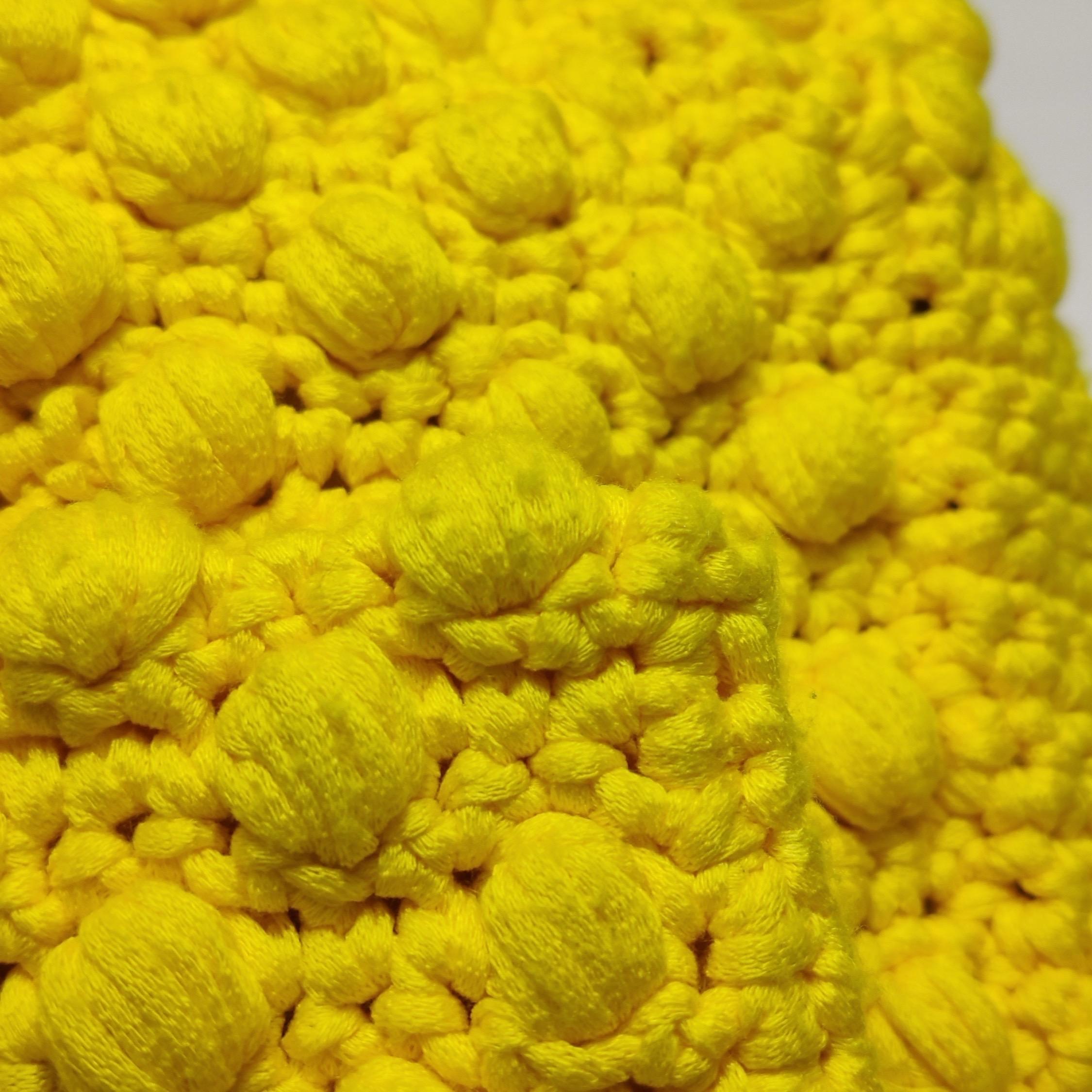 Fendi Sac Baguette Mamma Sac à bandoulière en crochet jaune en vente 11