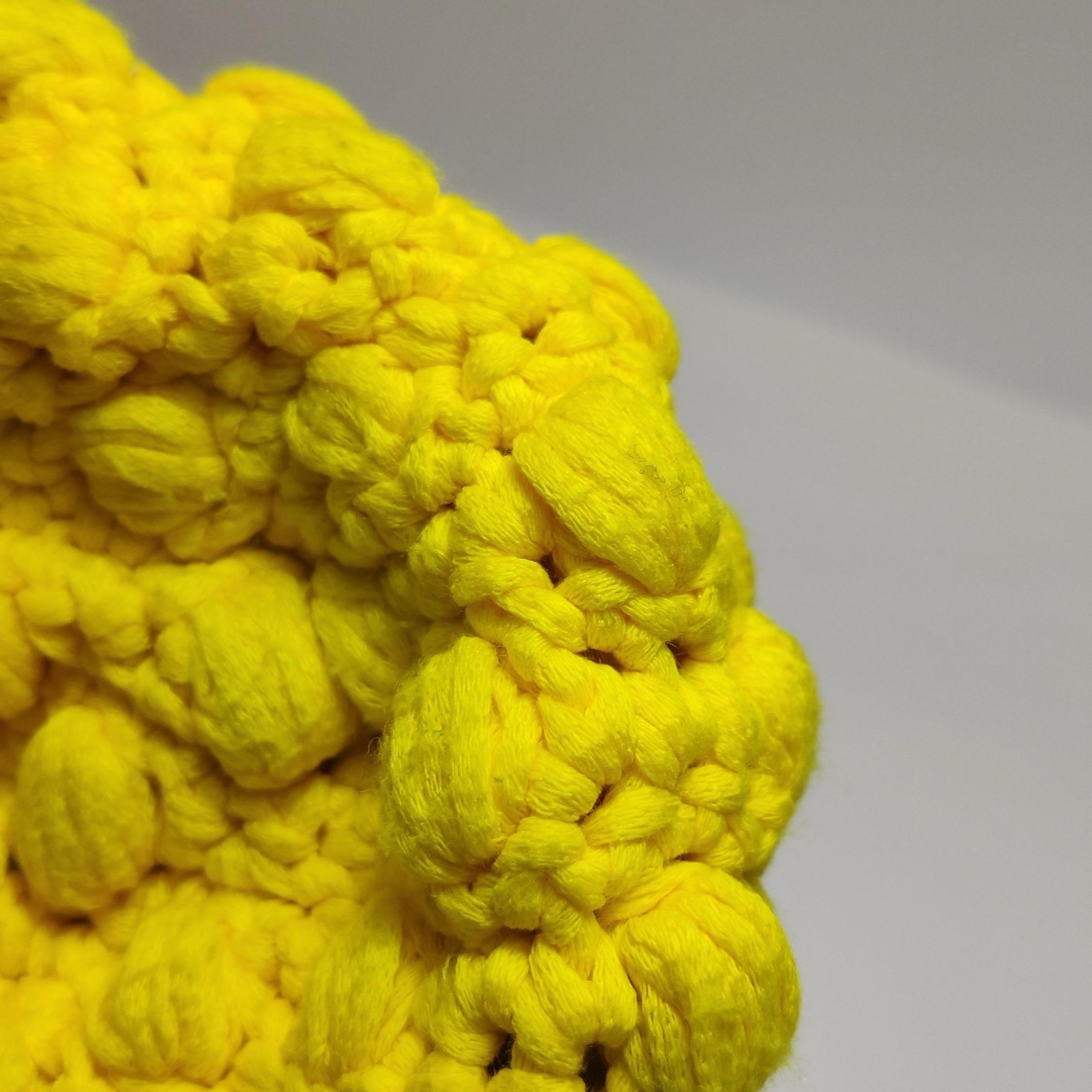 Fendi Sac Baguette Mamma Sac à bandoulière en crochet jaune en vente 13