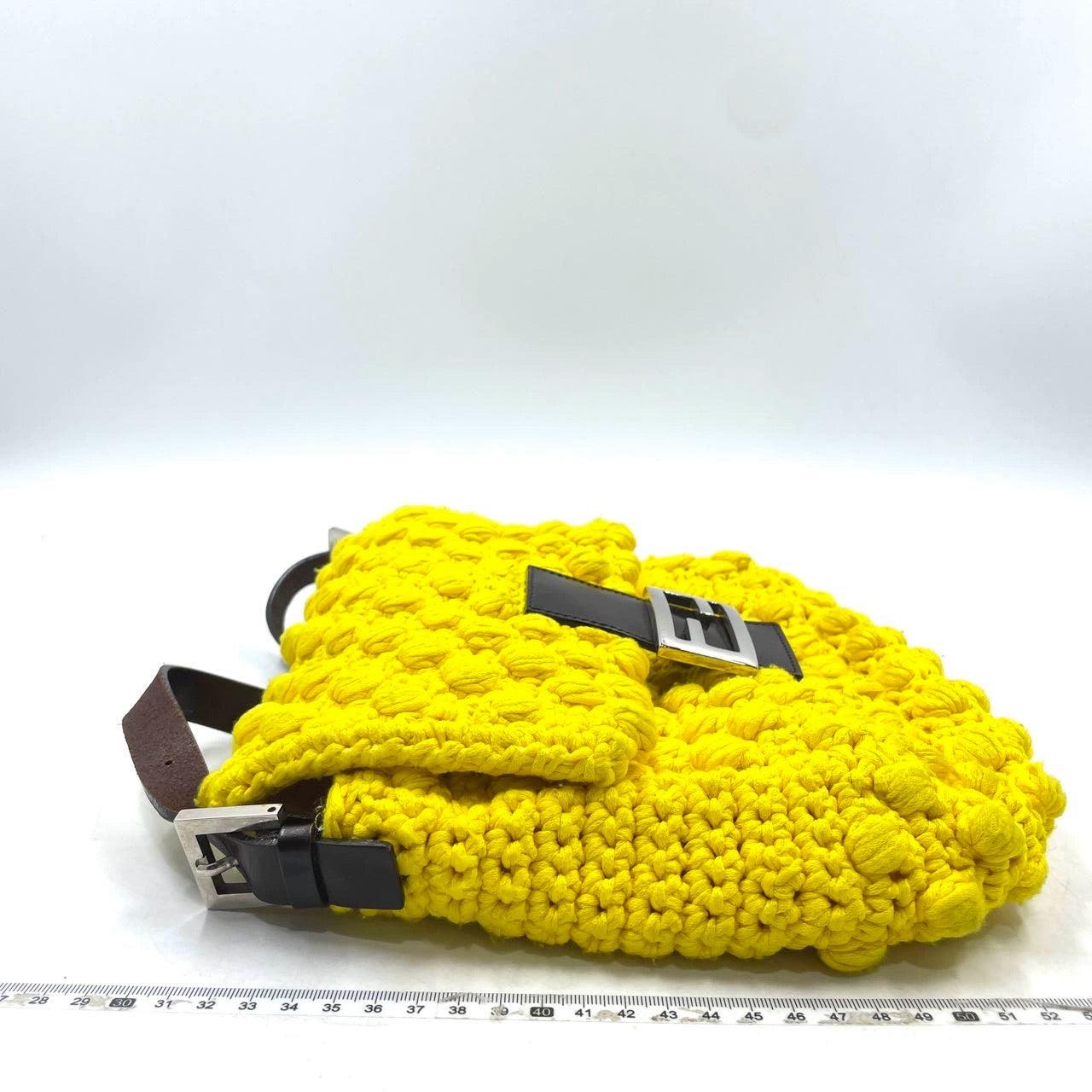 Fendi Mamma Baguette Bag Yellow Crochet Shoulder Bag In Excellent Condition For Sale In AUBERVILLIERS, FR