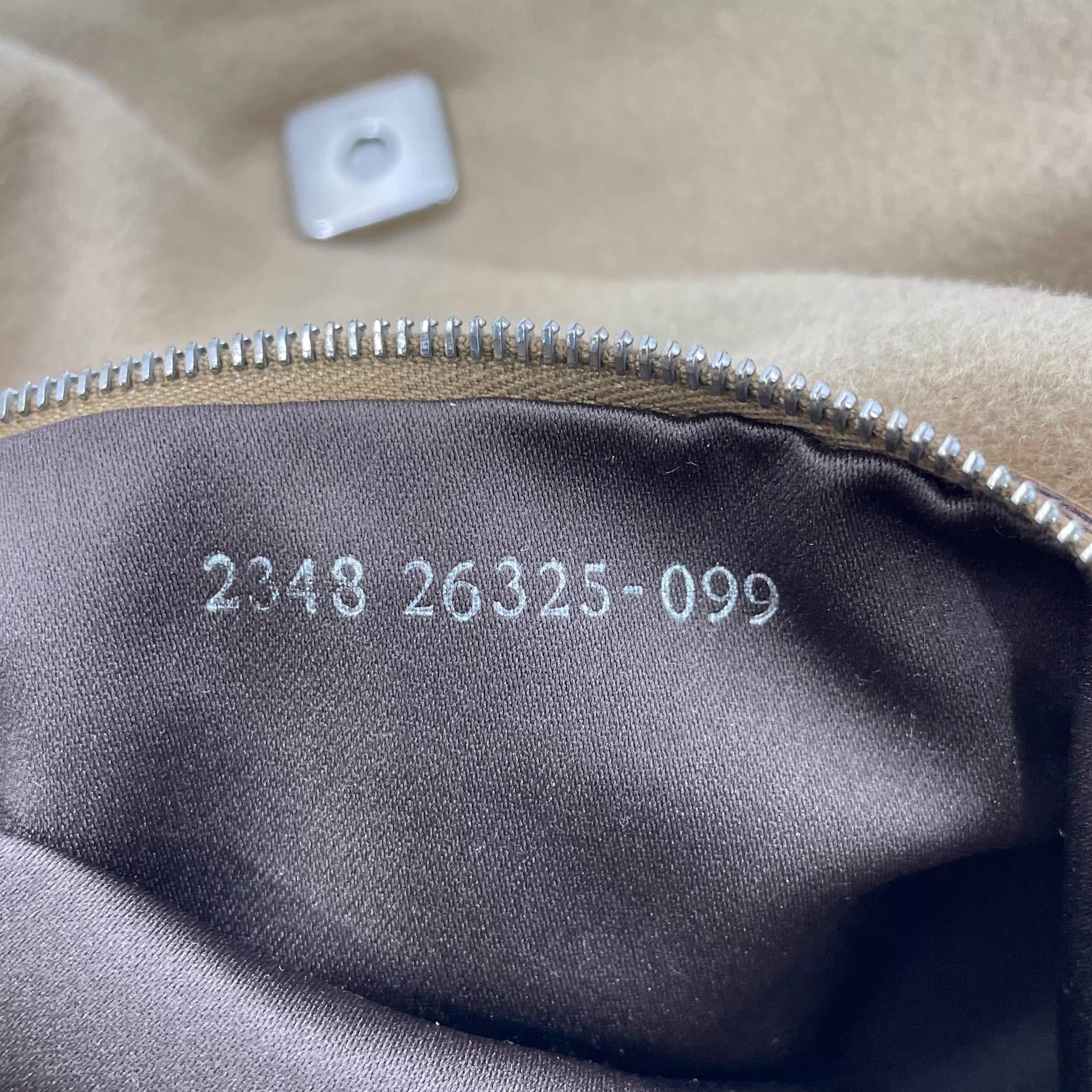Fendi Mamma Baguette Beige Felt Fabric Silver Hardware Bandoulière en vente 15