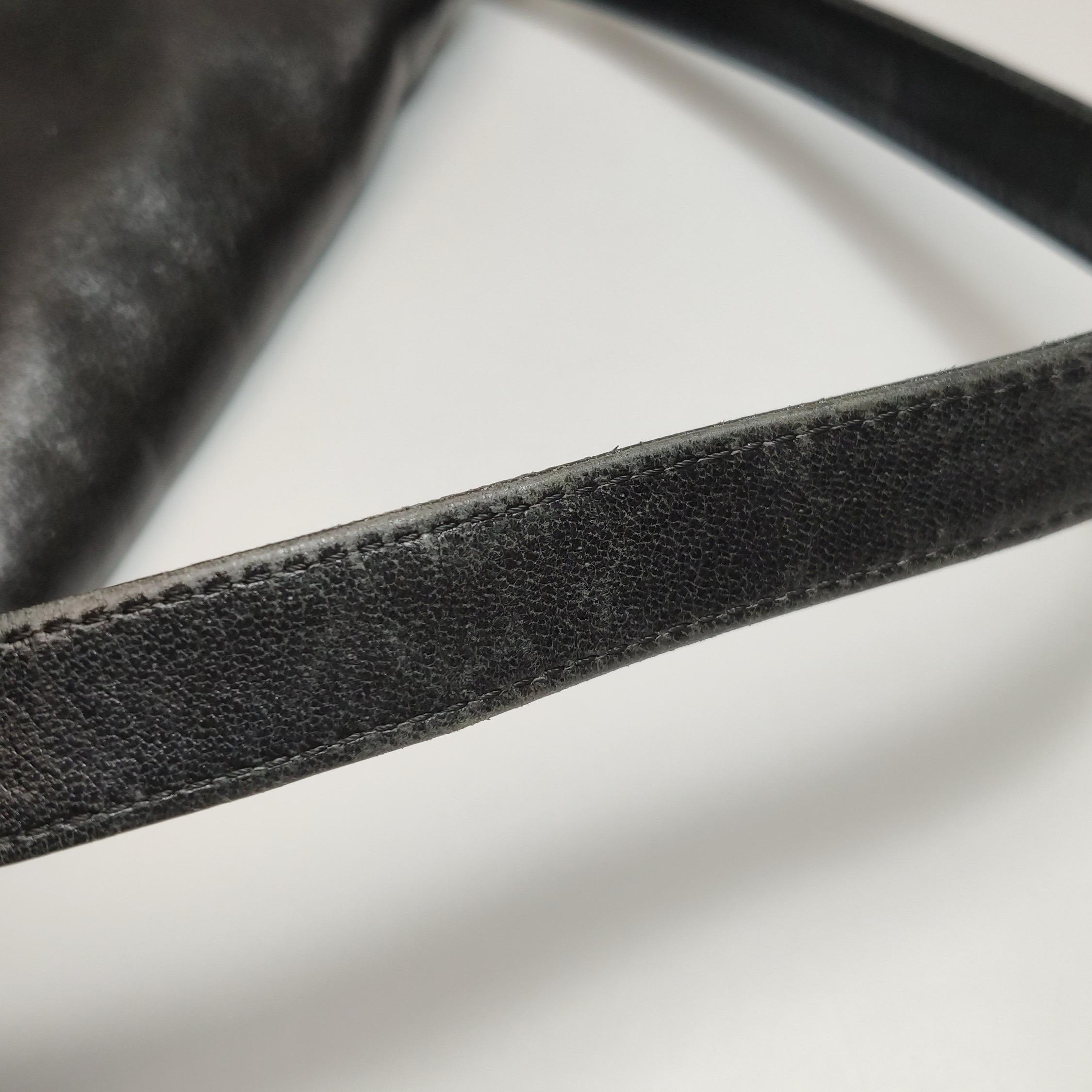 Fendi Mamma Baguette Black Lambskin Leather Green Enamel Buckle en vente 8