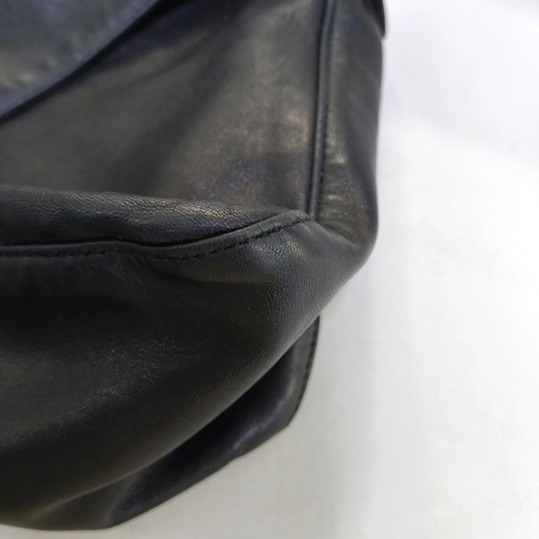 Fendi Mamma Baguette Piel de cordero negra Hebilla roja esmaltada en venta 7