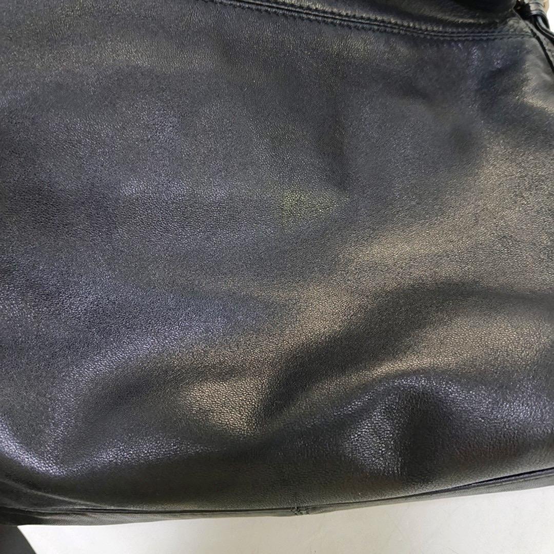Fendi Mamma Baguette Piel de cordero negra Hebilla roja esmaltada en venta 9