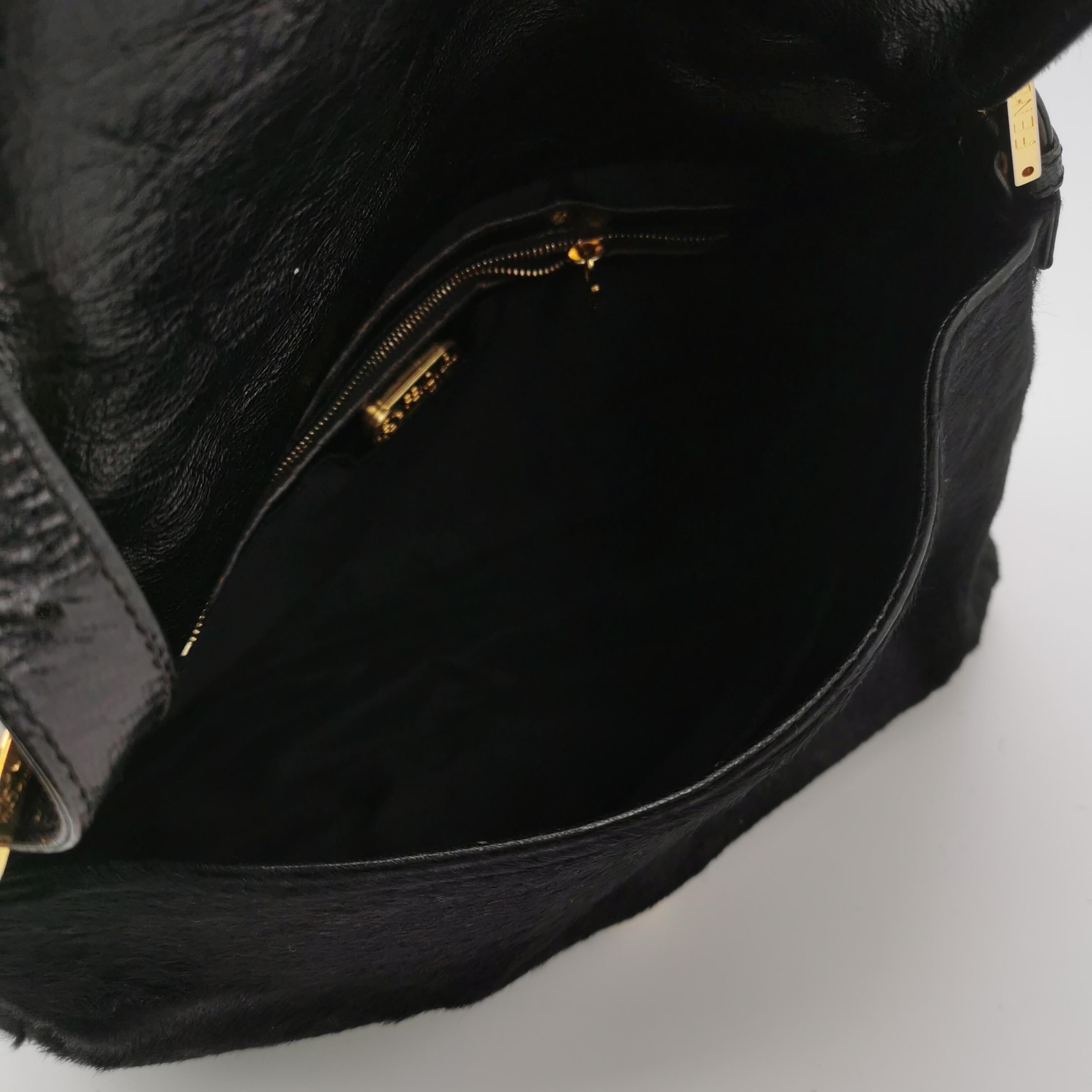 Fendi Mamma Baguette Borsa a tracolla in pelle di vitello con pelo di pony nero in vendita 5