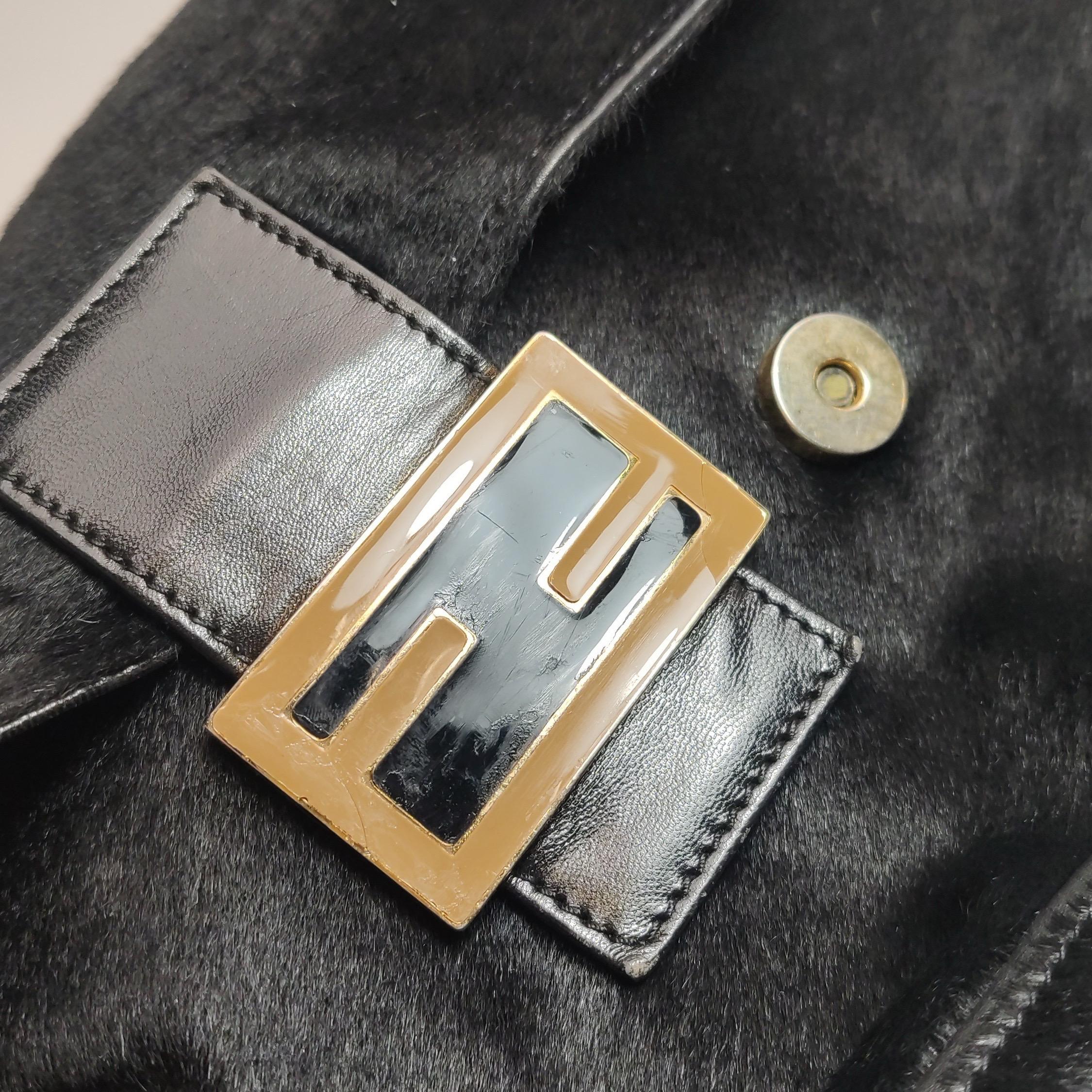 Fendi Mamma Baguette Borsa a tracolla in pelle di vitello con pelo di pony nero in vendita 14