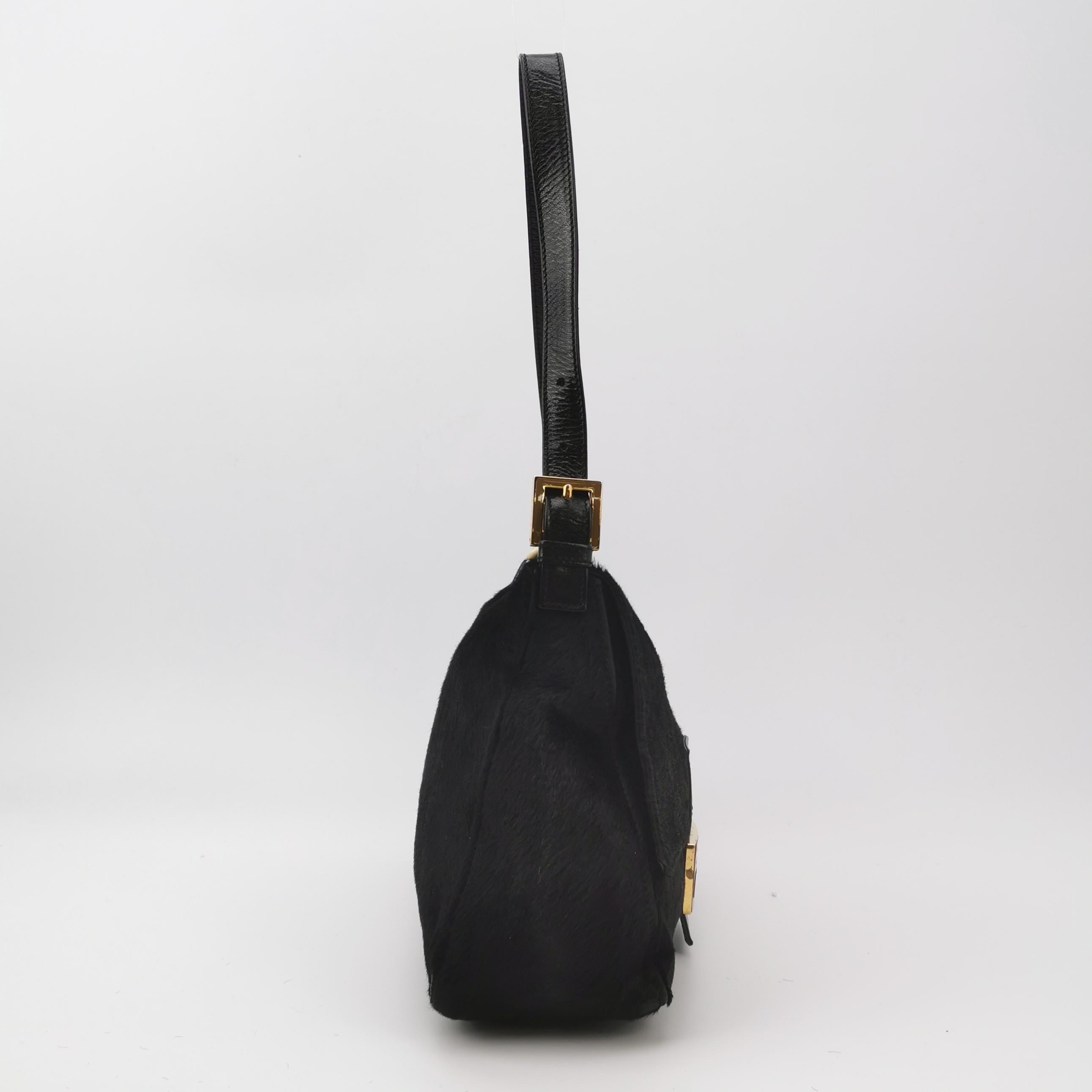 Fendi Mamma Baguette Borsa a tracolla in pelle di vitello con pelo di pony nero in vendita 1