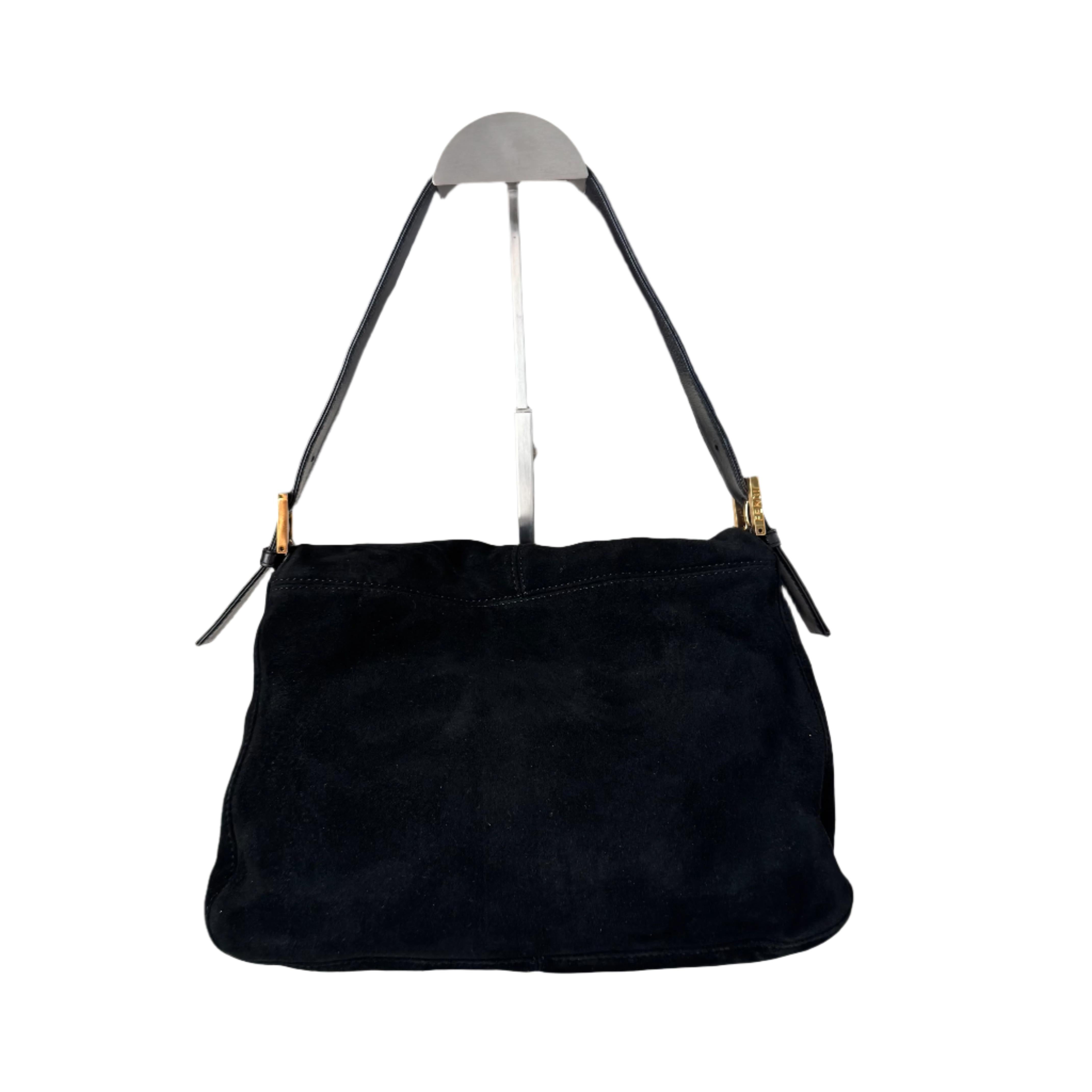 Fendi Mamma Baguette Black Suede Leather Red Buckle In Good Condition For Sale In AUBERVILLIERS, FR