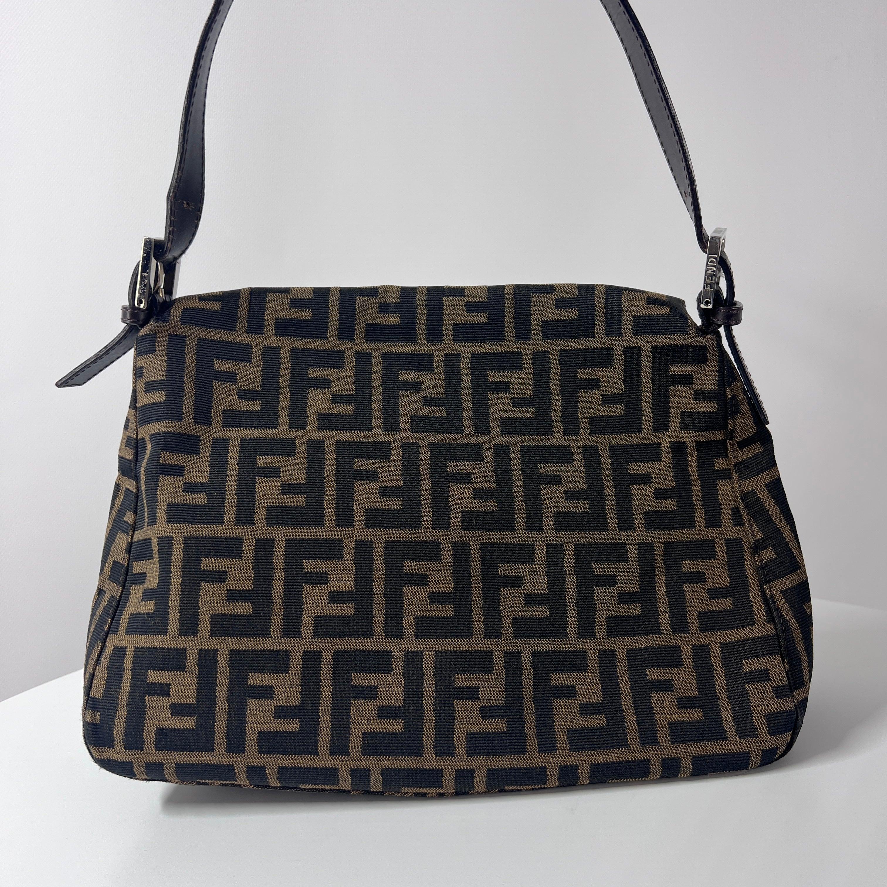 Fendi Mamma Baguette Schwarz Zucca Canvas & Leder im Angebot 7
