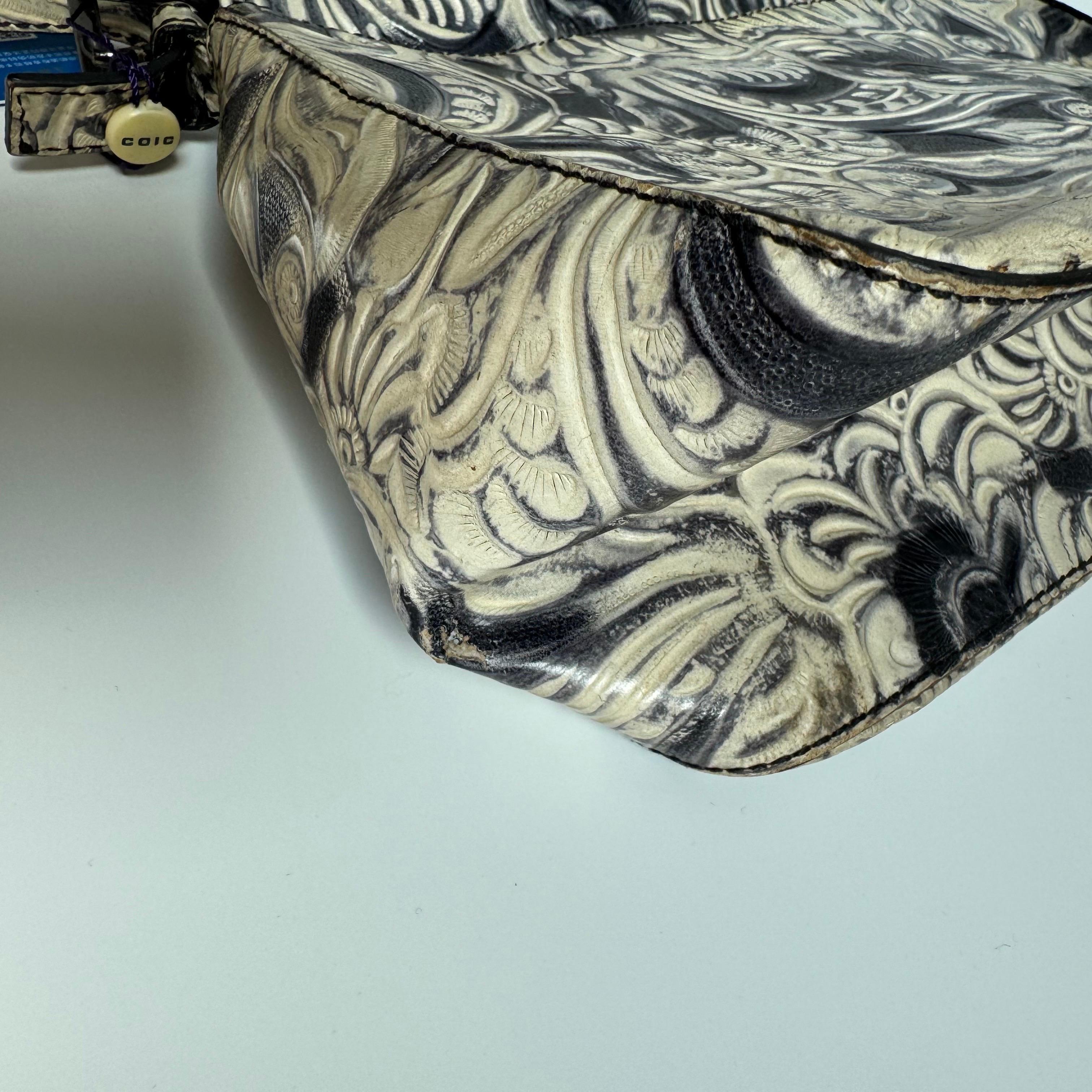 Fendi Mamma Baguette Borsa a tracolla blu bianca con fiori in rilievo in vendita 5