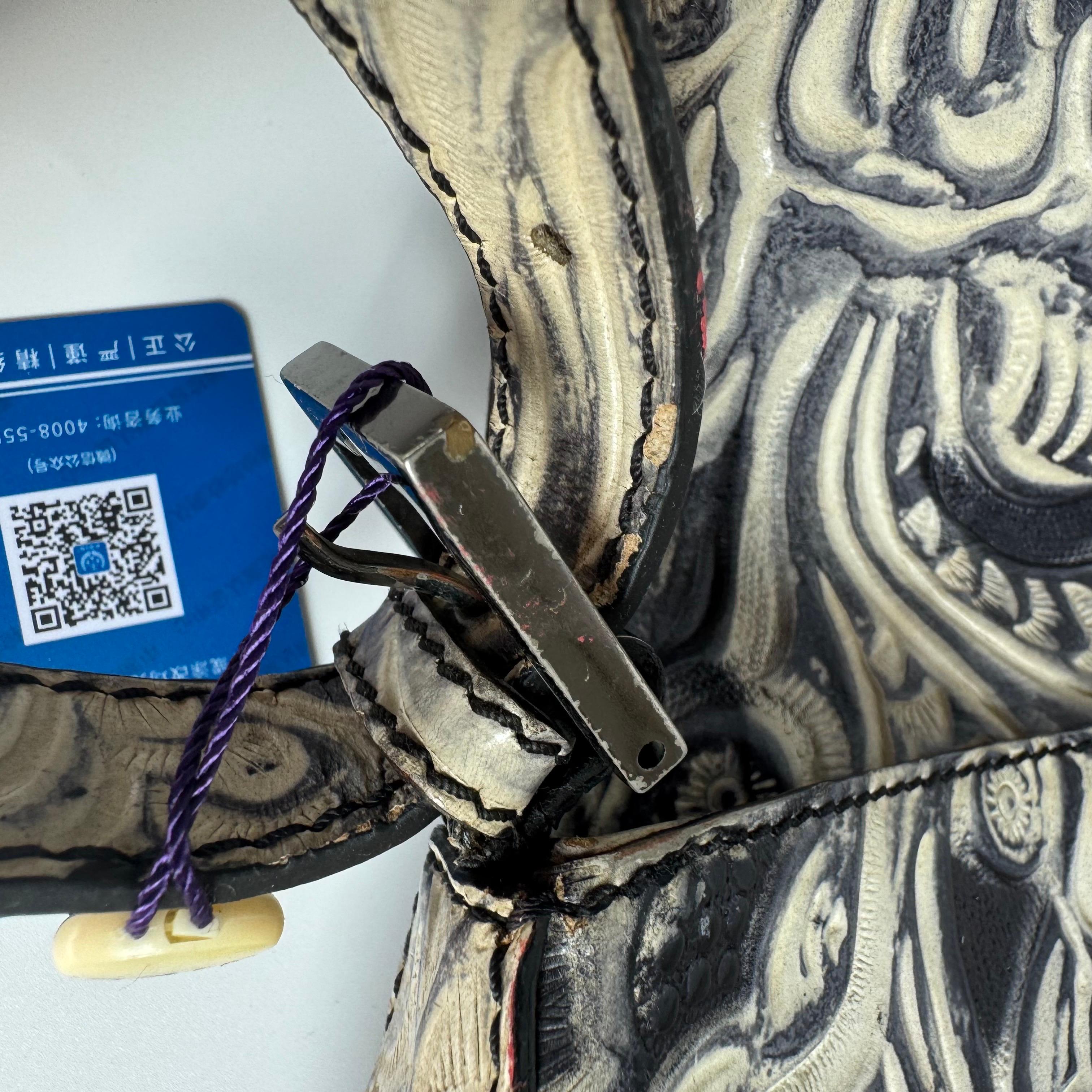 Fendi Mamma Baguette Borsa a tracolla blu bianca con fiori in rilievo in vendita 10