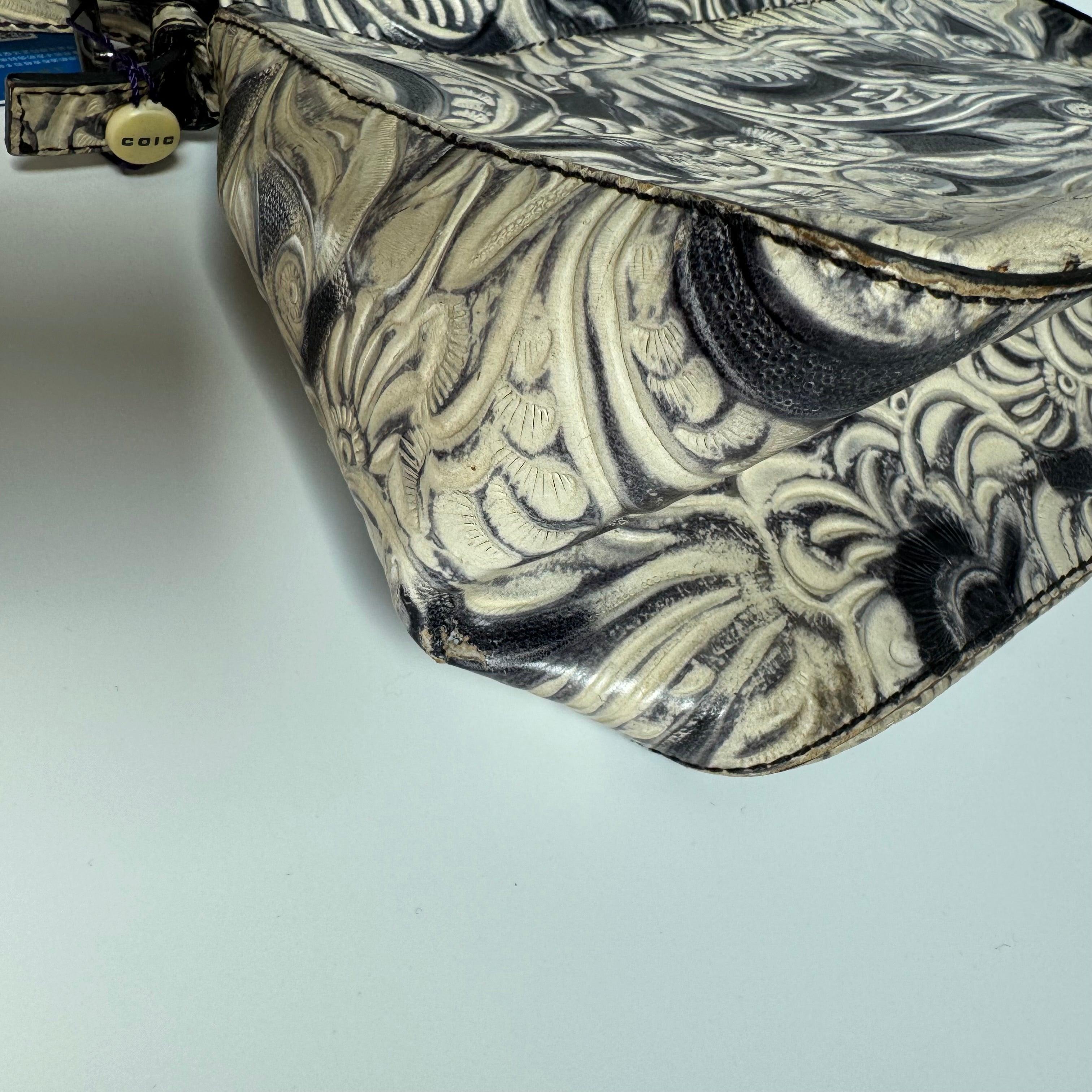 Fendi Mamma Baguette Borsa a tracolla blu bianca con fiori in rilievo in vendita 15