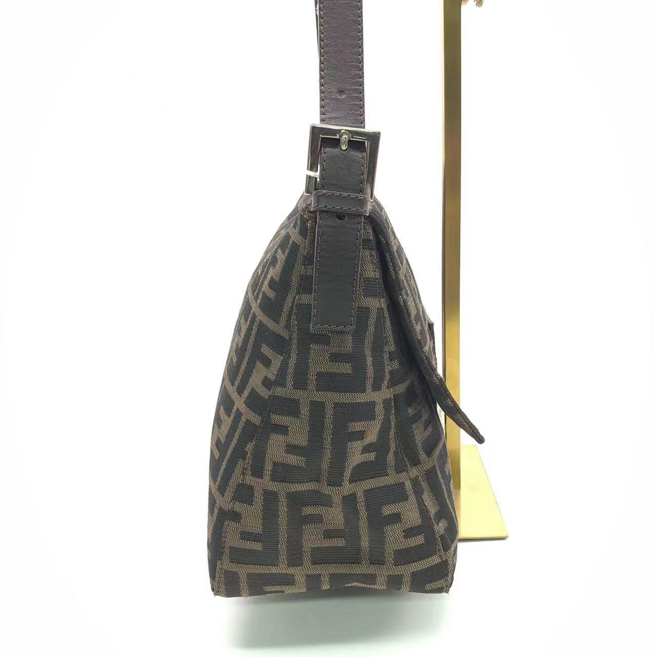 Fendi Mamma Baguette Brown Classic Zucca Monogram In Good Condition In AUBERVILLIERS, FR