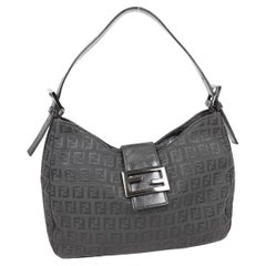 Fendi Mamma Baguette-Handtasche aus Stoff