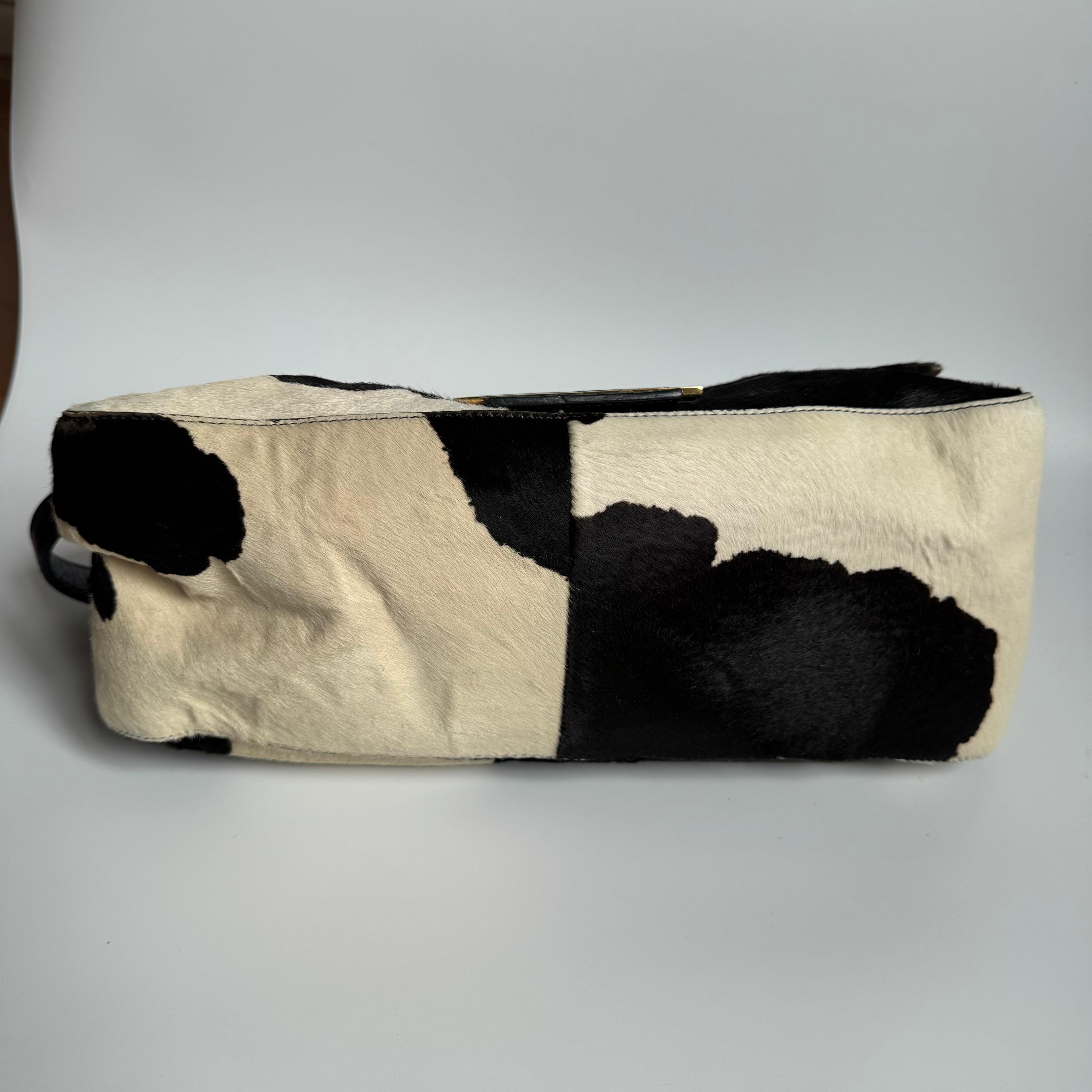 Fendi Mamma Baguette Large Pony hair in Cow Print Black and White For Sale 2