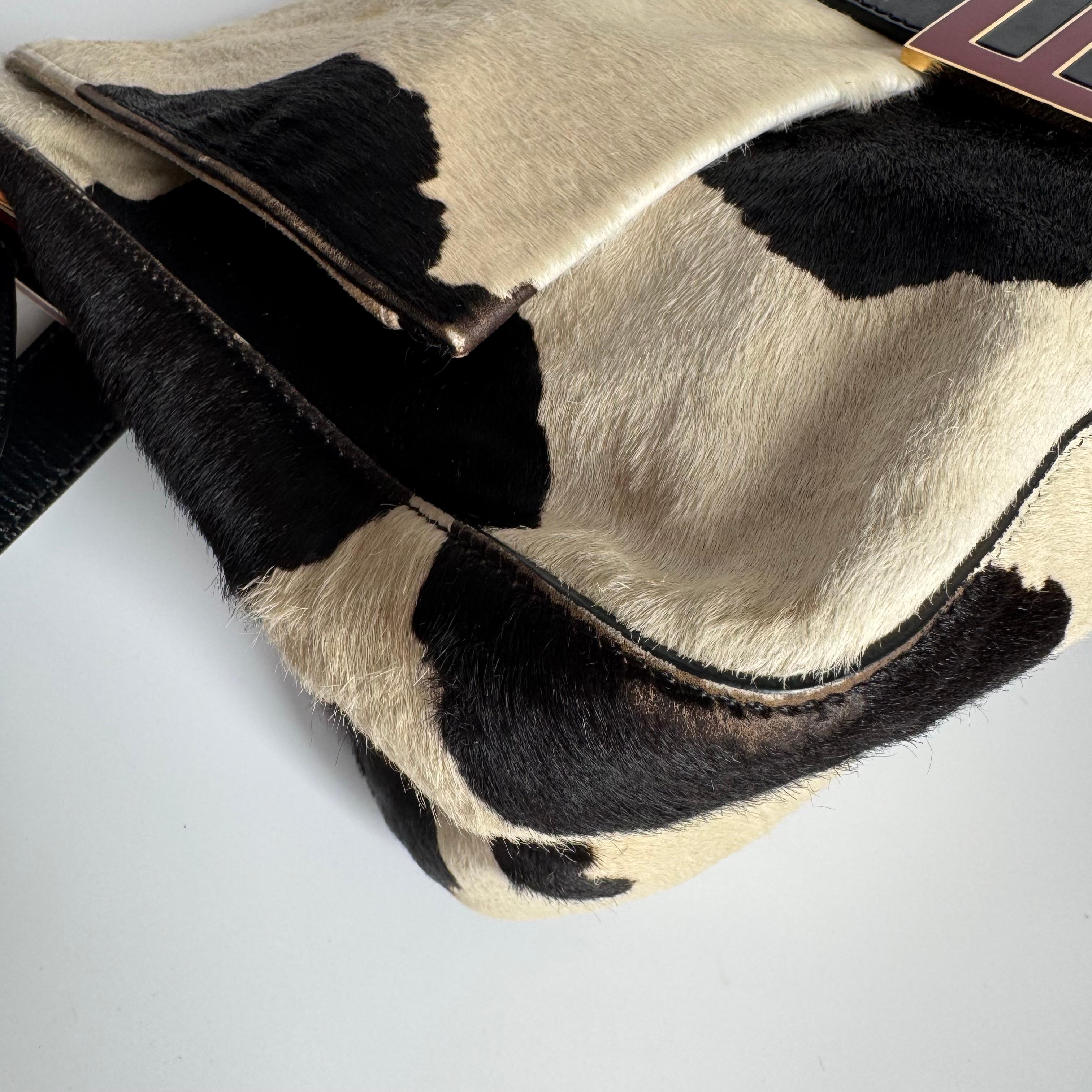 Fendi Mamma Baguette Large Pony hair in Cow Print Black and White For Sale 4