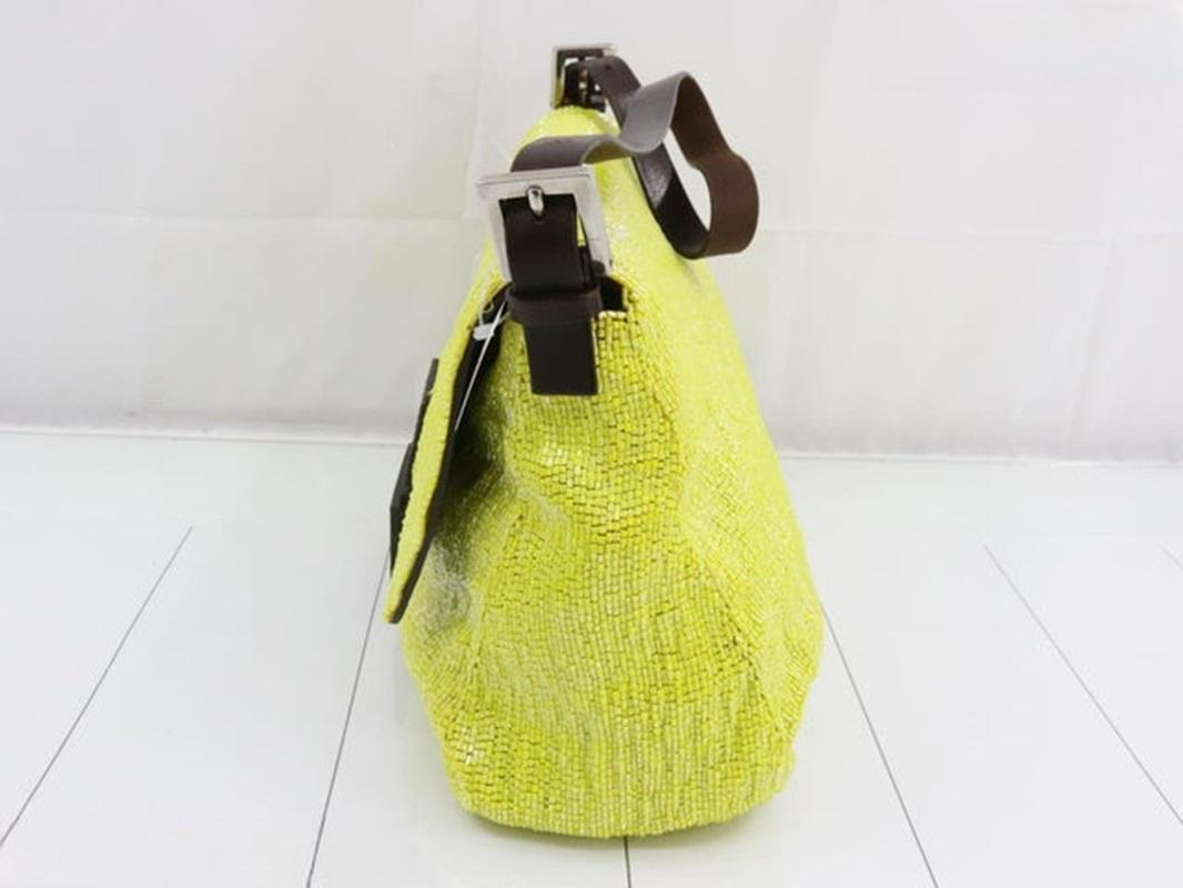 Fendi Mamma Baguette Lemon Yellow Beaded Shoulder Bag In Good Condition In AUBERVILLIERS, FR
