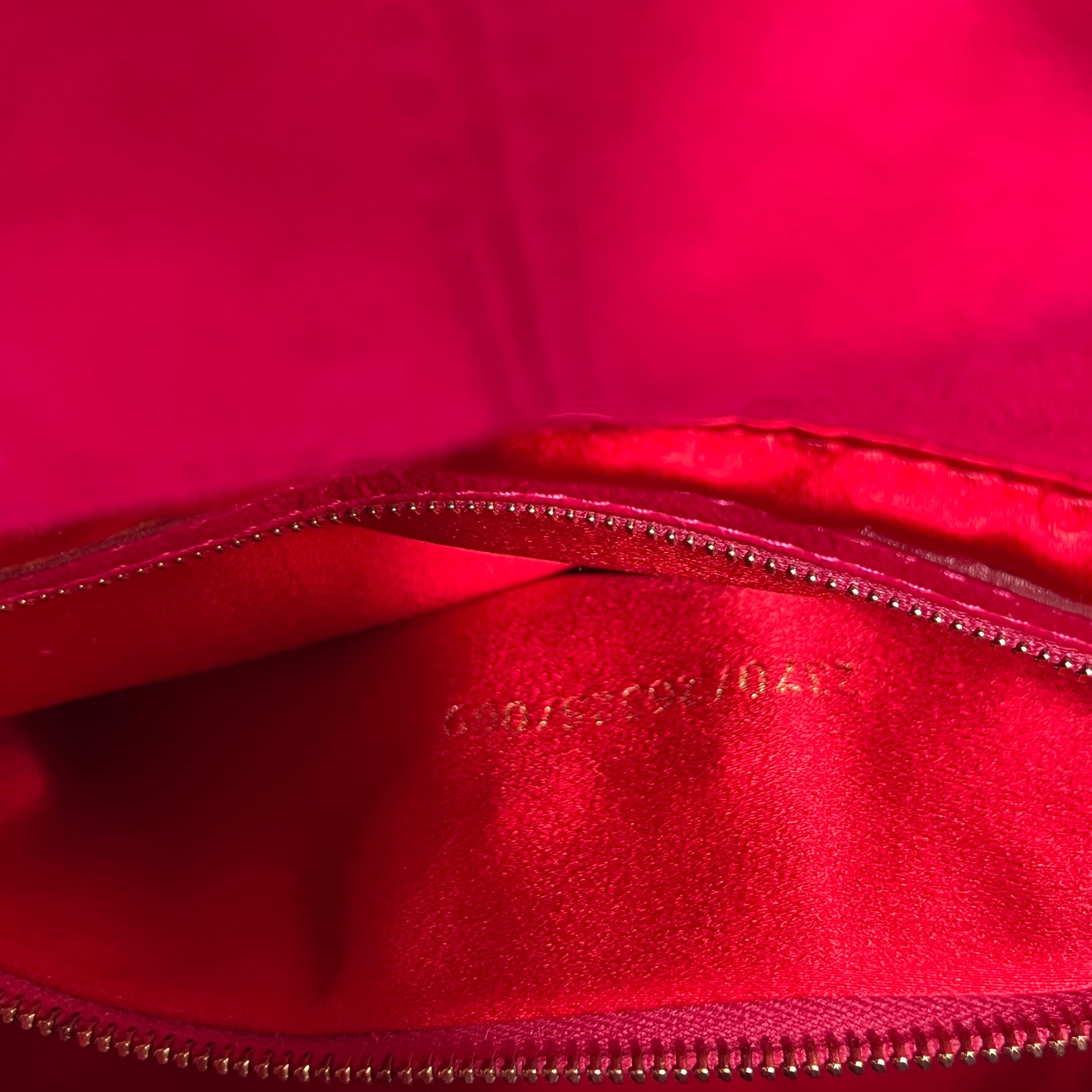 da uomo o donna Fendi Mamma Baguette Pink Suede Shoulder Bag in vendita