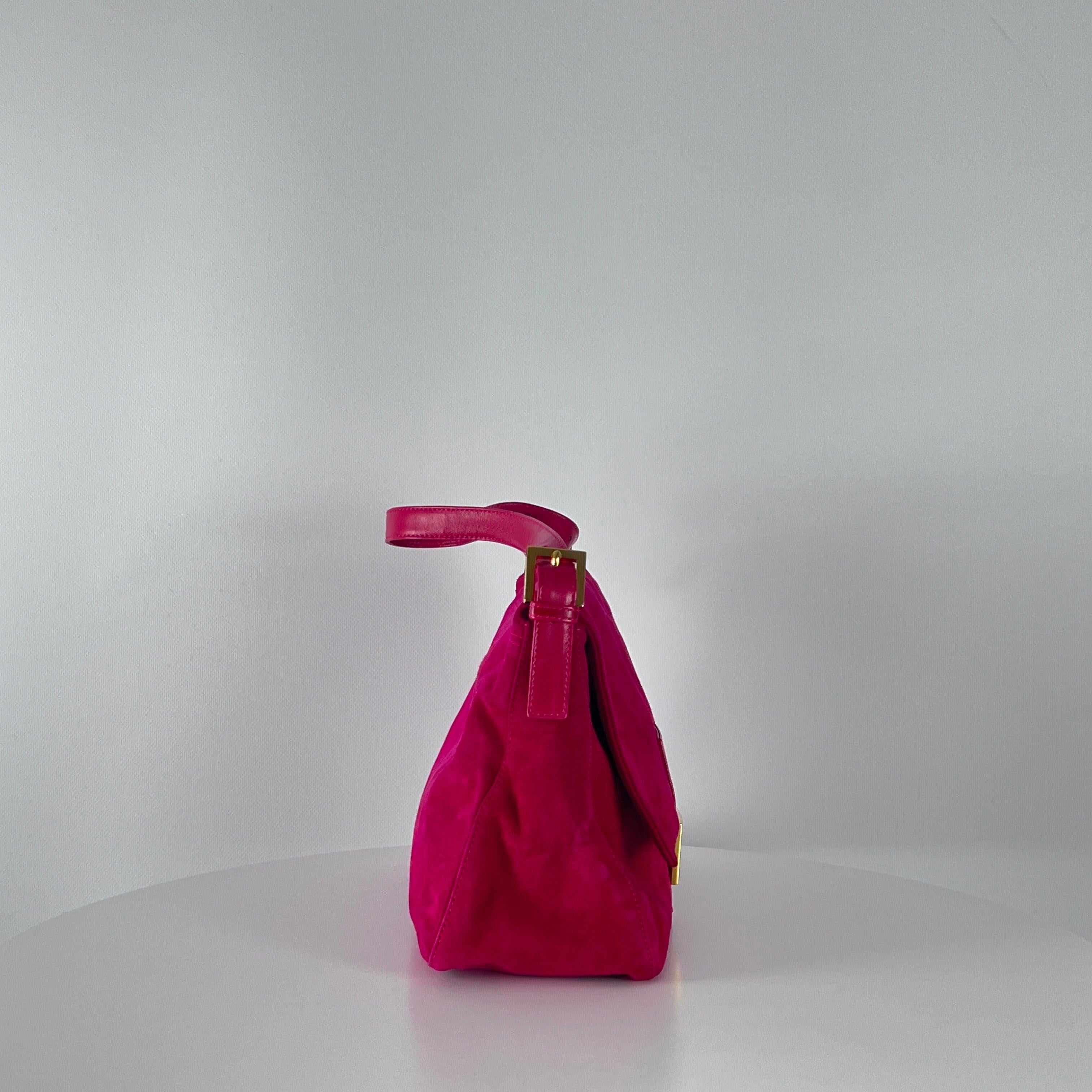 Fendi Mamma Baguette Pink Suede Shoulder Bag in vendita 3